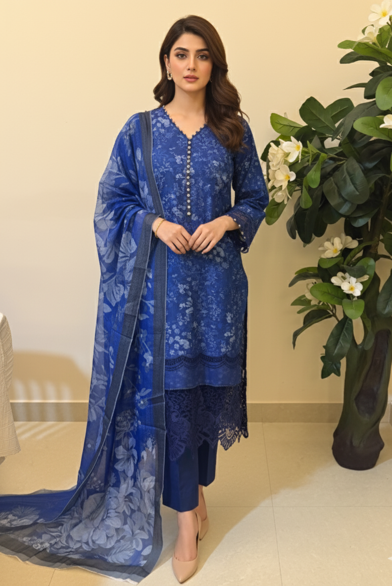Embroidered Three-Piece-Suit By Solana Adan Libas   