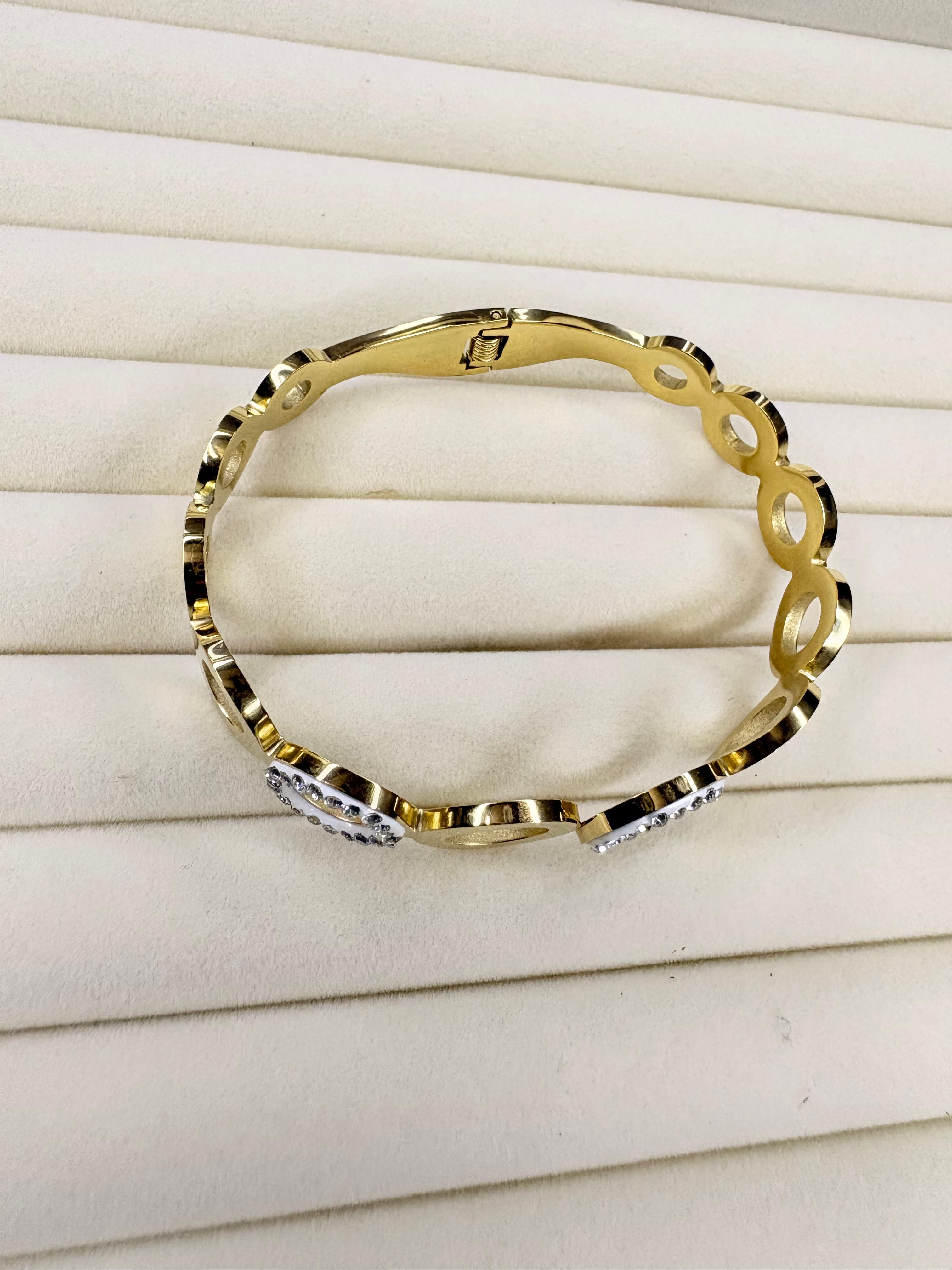 Elegant Gold Bracelet with Circular Motifs