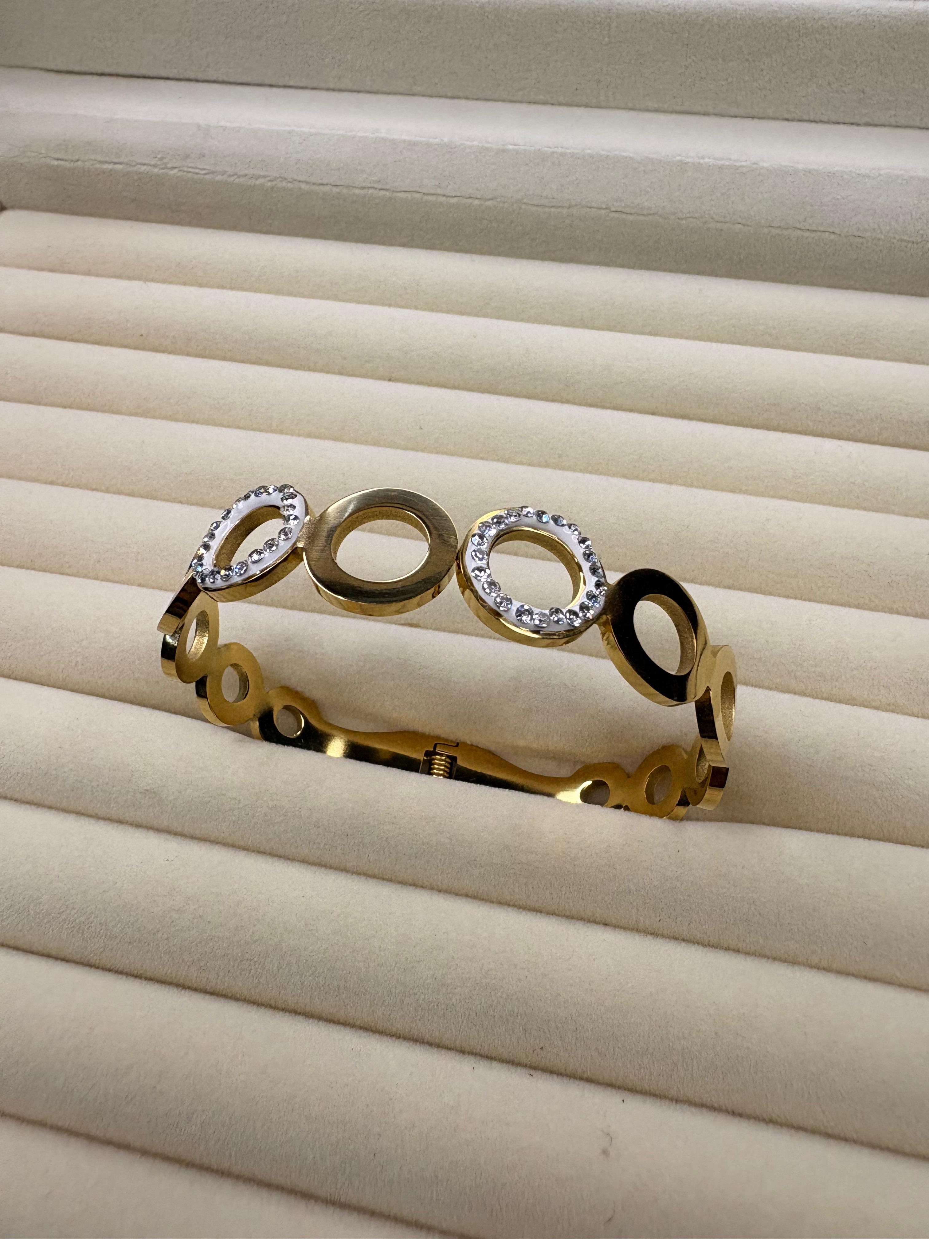 Elegant Gold Bracelet with Circular Motifs