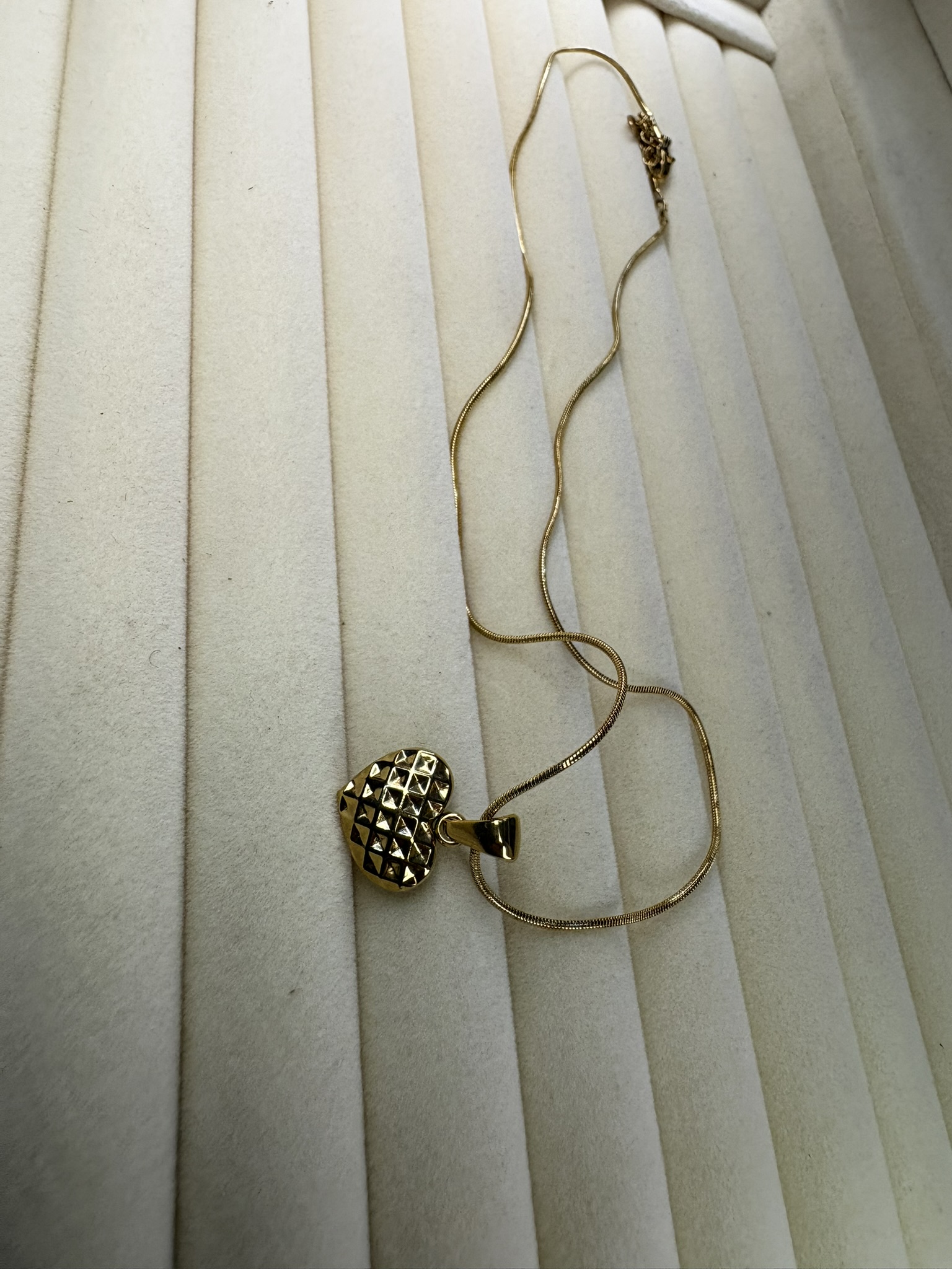 Gold Heart Pendant Necklace