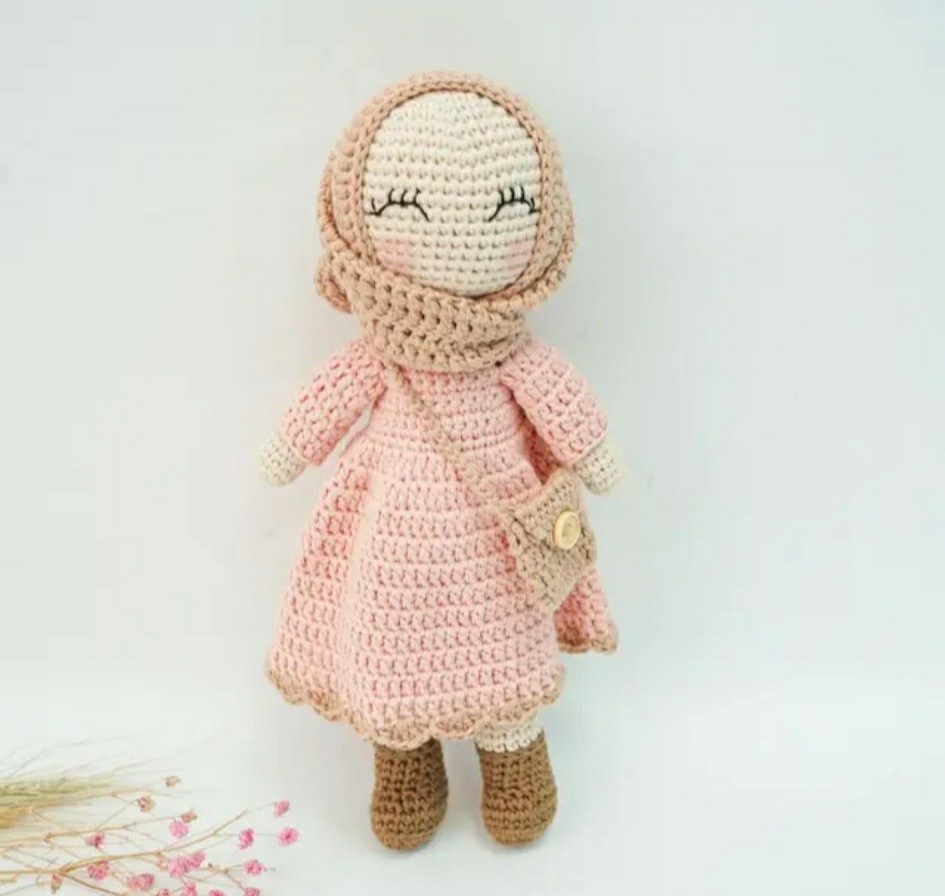 Crochet Hijab Muslim Doll (Pink)