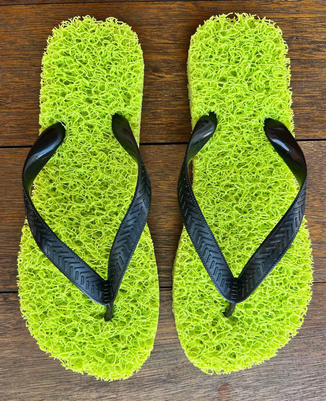 Ojotas exfoliantes sin base.