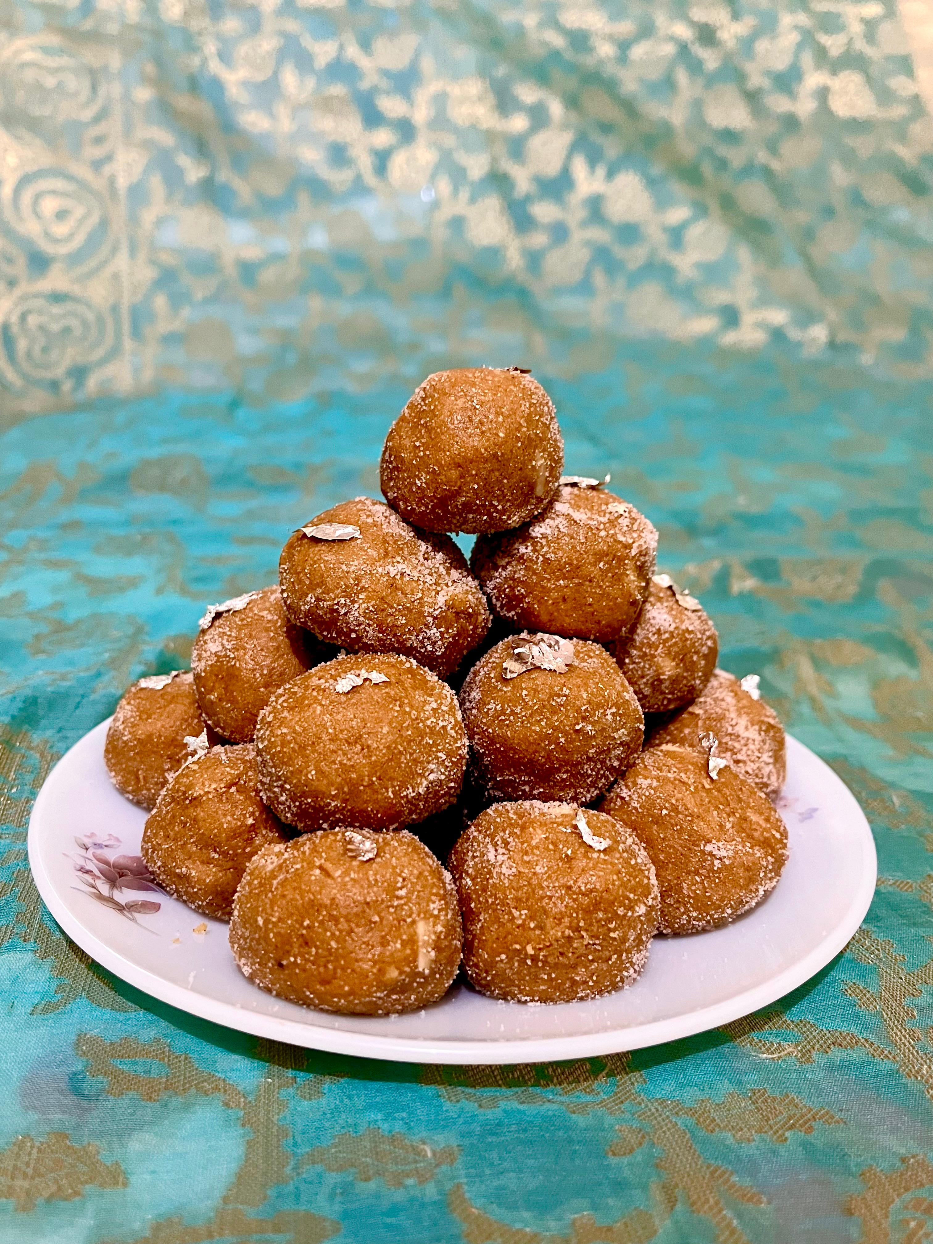 Desi Ghee Besan Laddu
