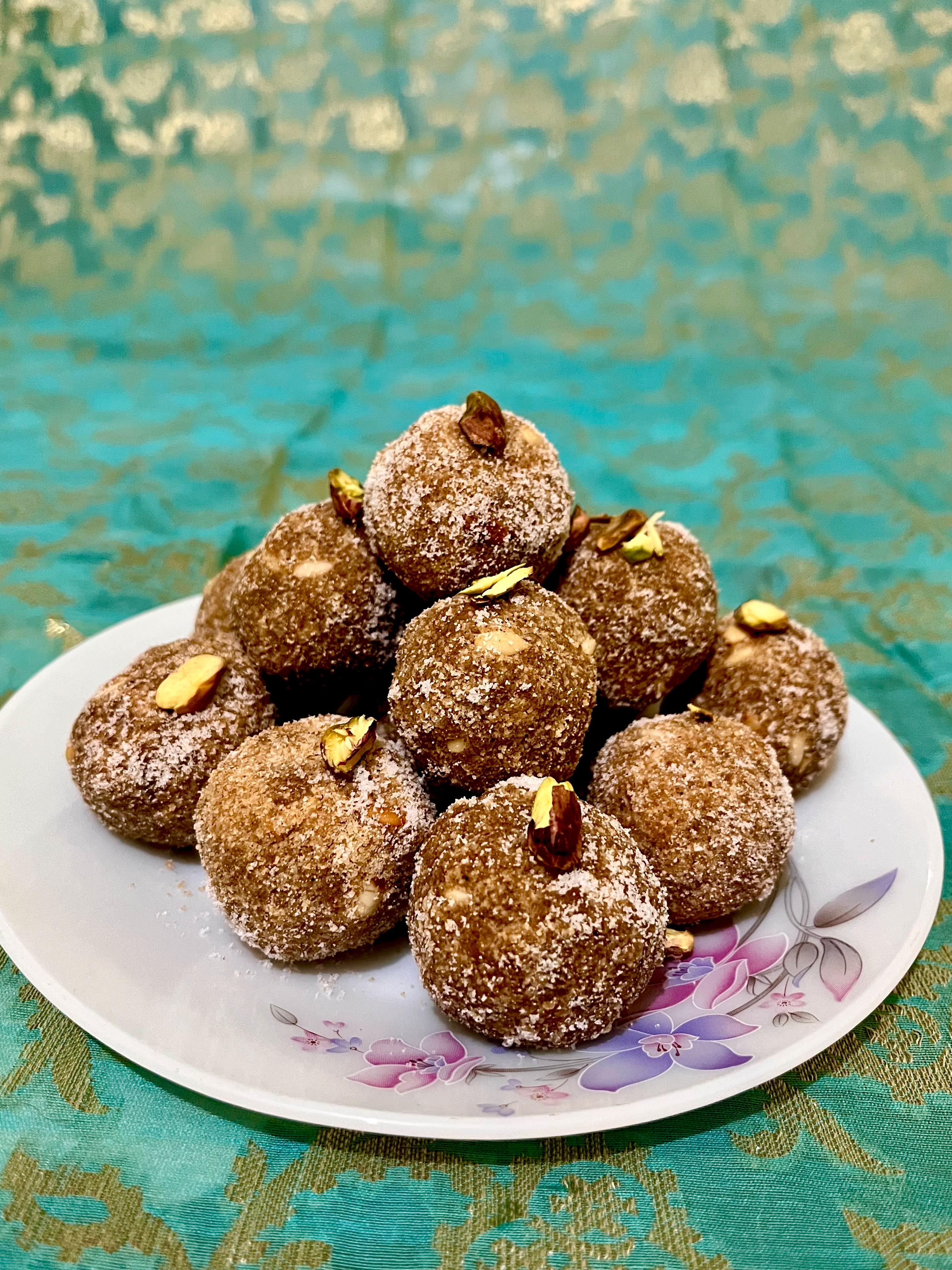Desi Ghee Aata Laddu