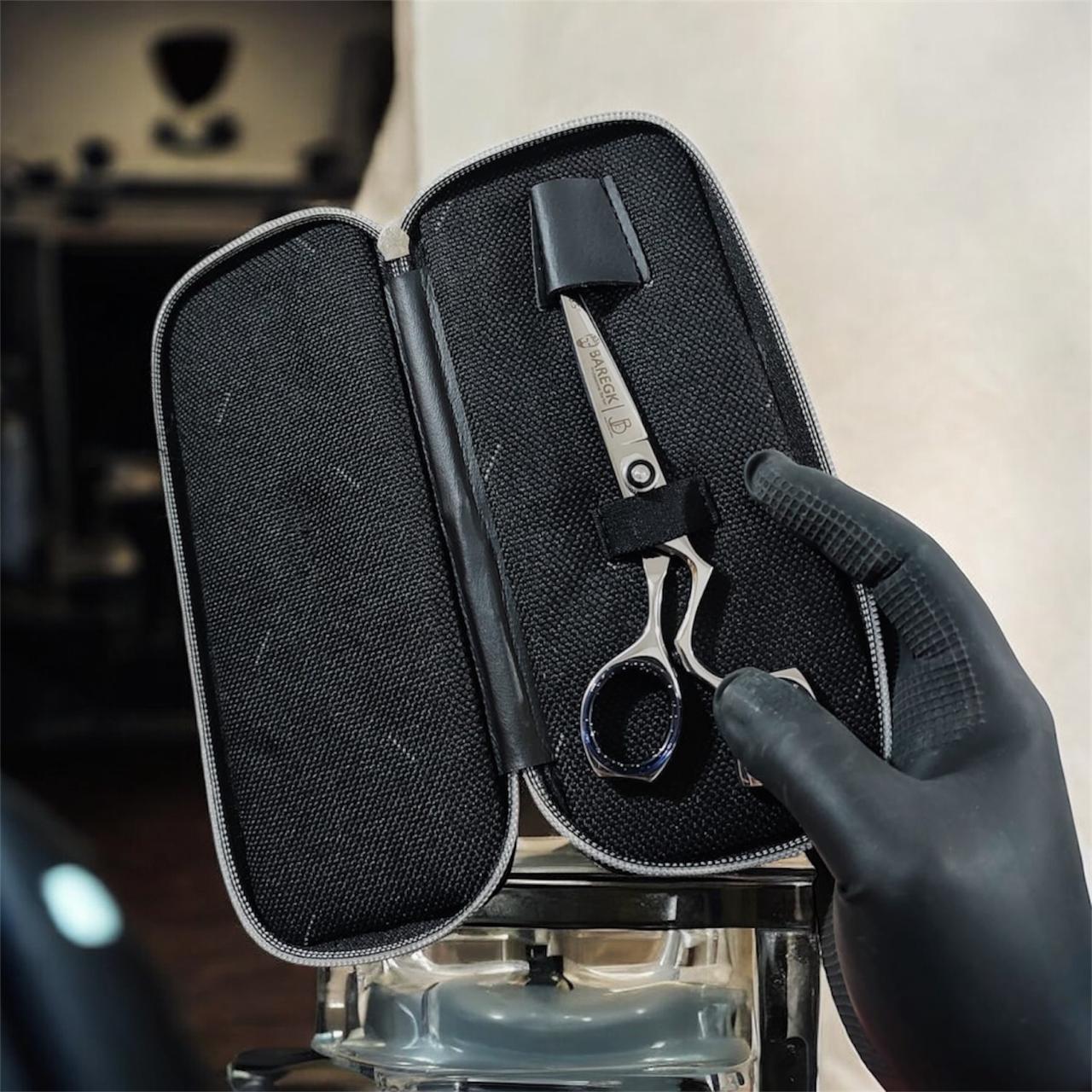 Estuche y tijeras
