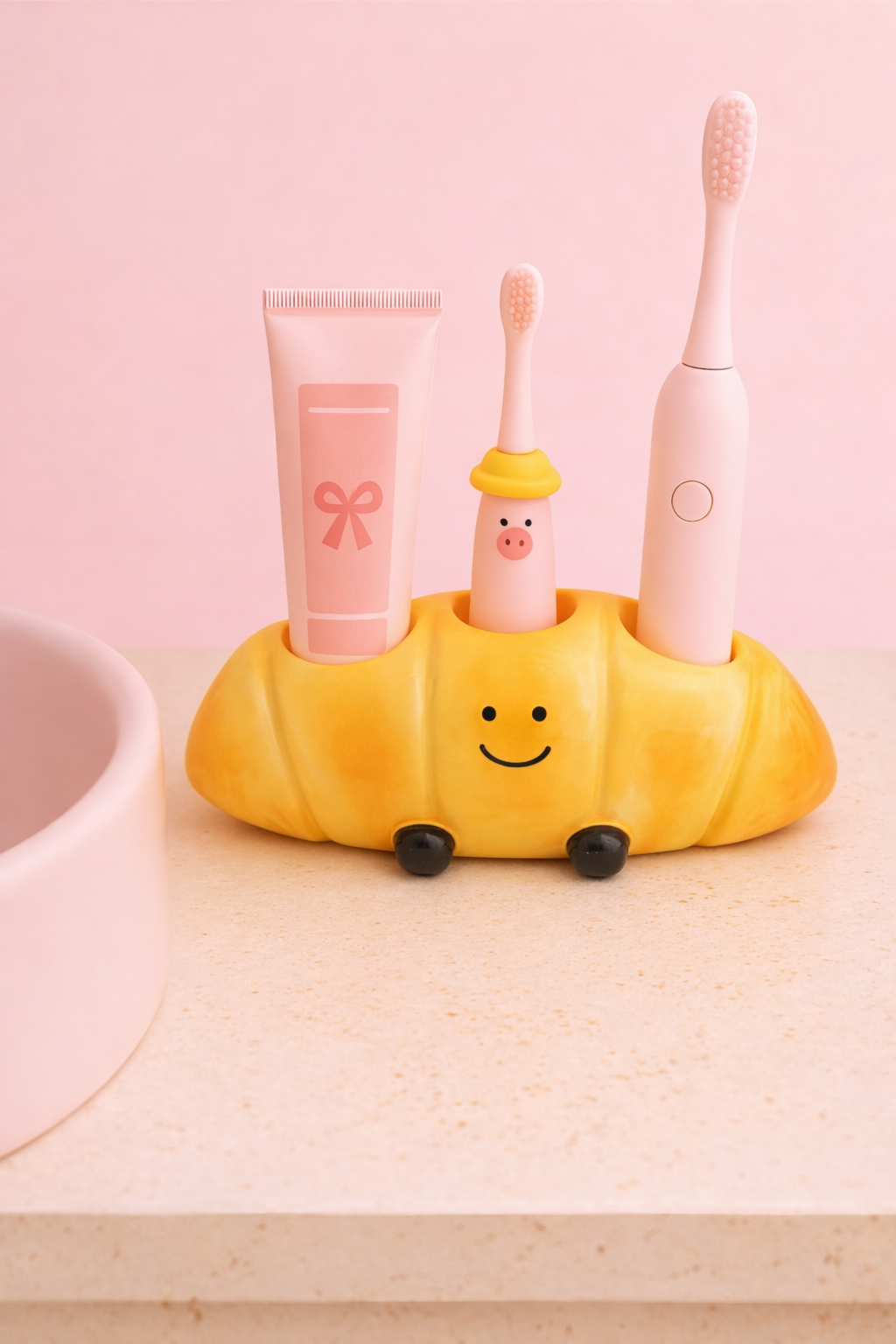 Croissant Buddy Toothbrush Holder