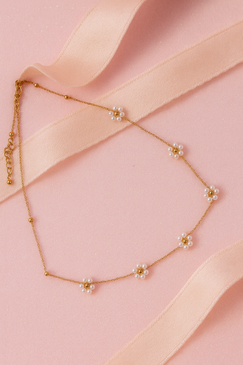 Collier fleurs Romain