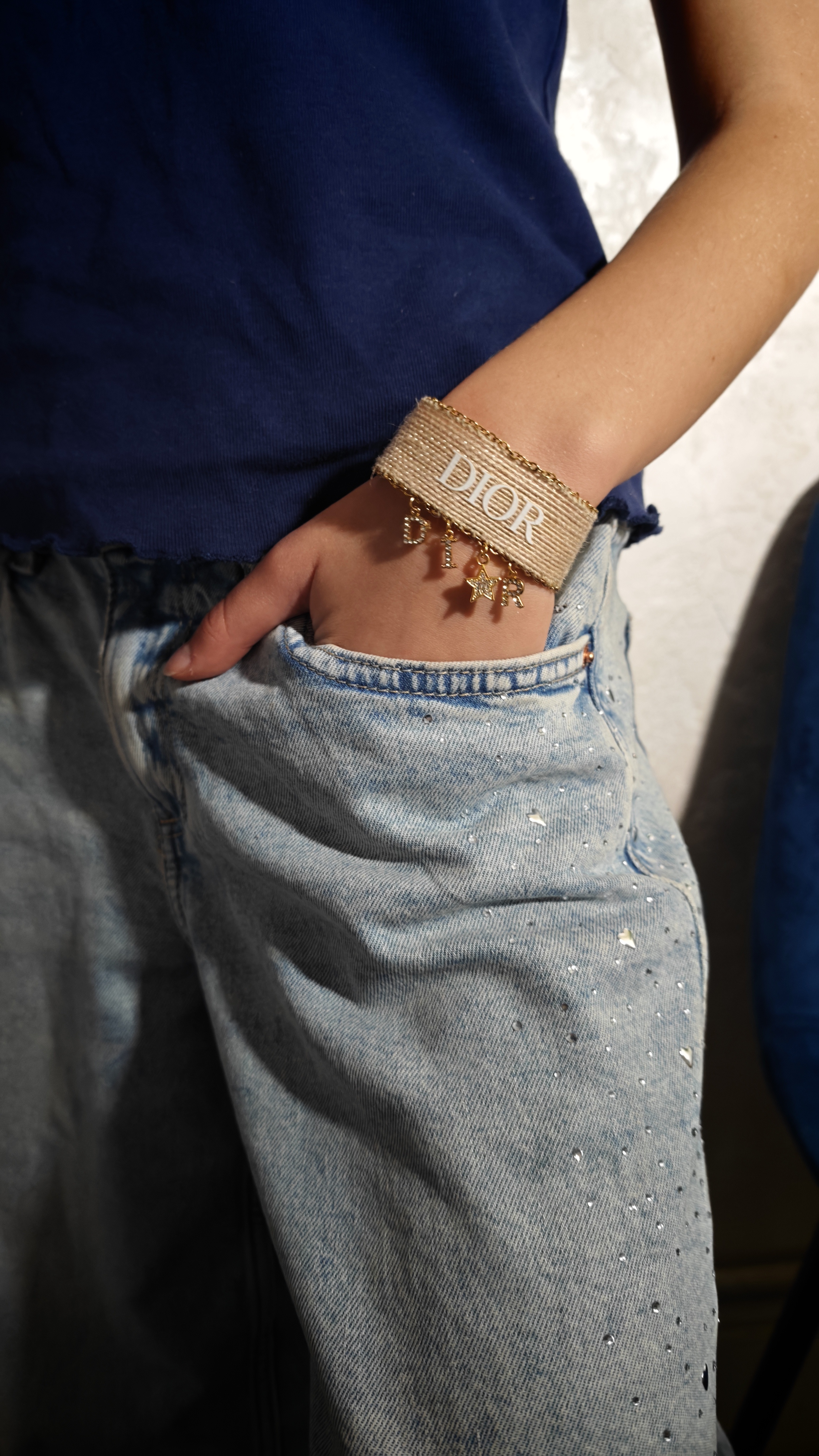 Bracelet upcyclé réalisé à partir d’un ruban Dior