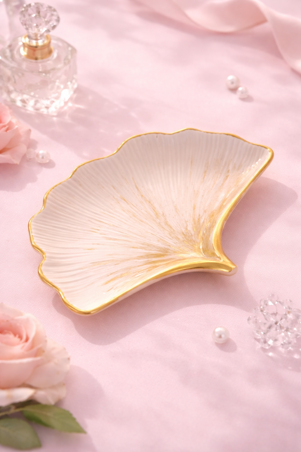 Plateau décoratif en forme de feuille 