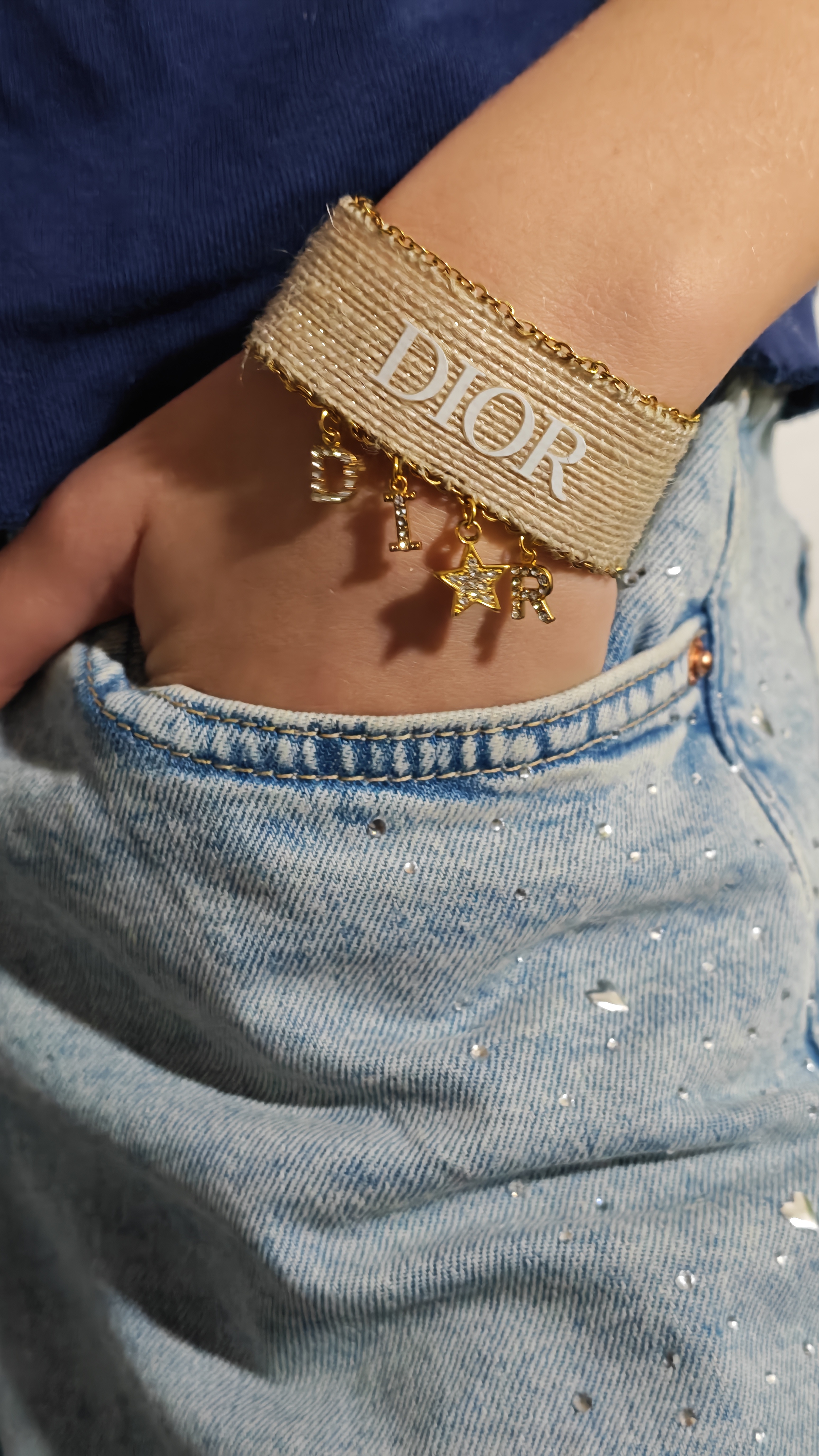 Bracelet upcyclé réalisé à partir d’un ruban Dior