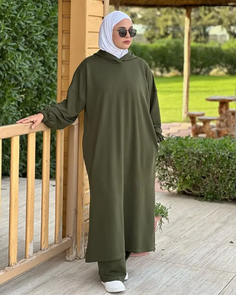 Abaya moderne marron avec plusieurs coulrurs