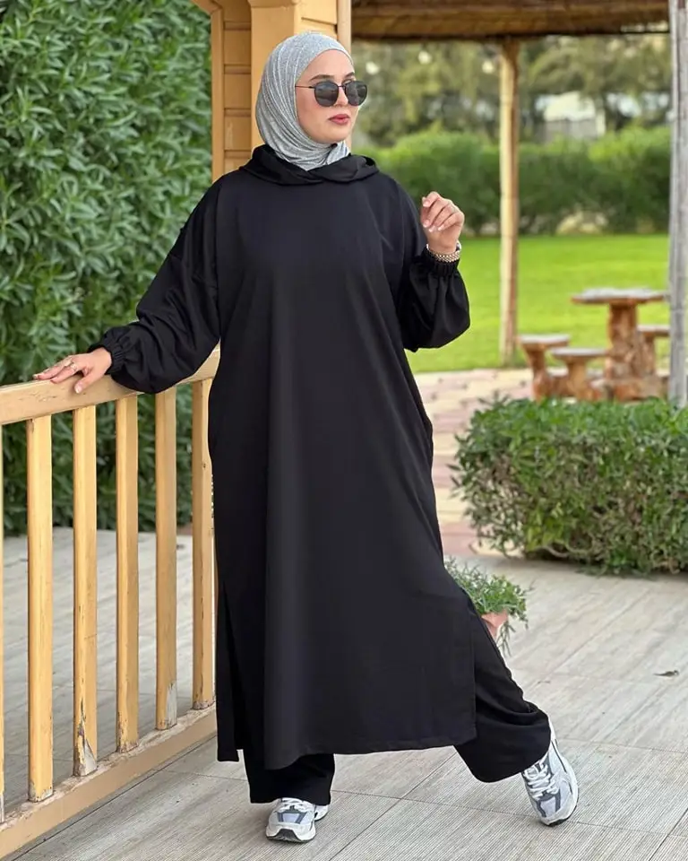 Abaya moderne marron avec plusieurs coulrurs