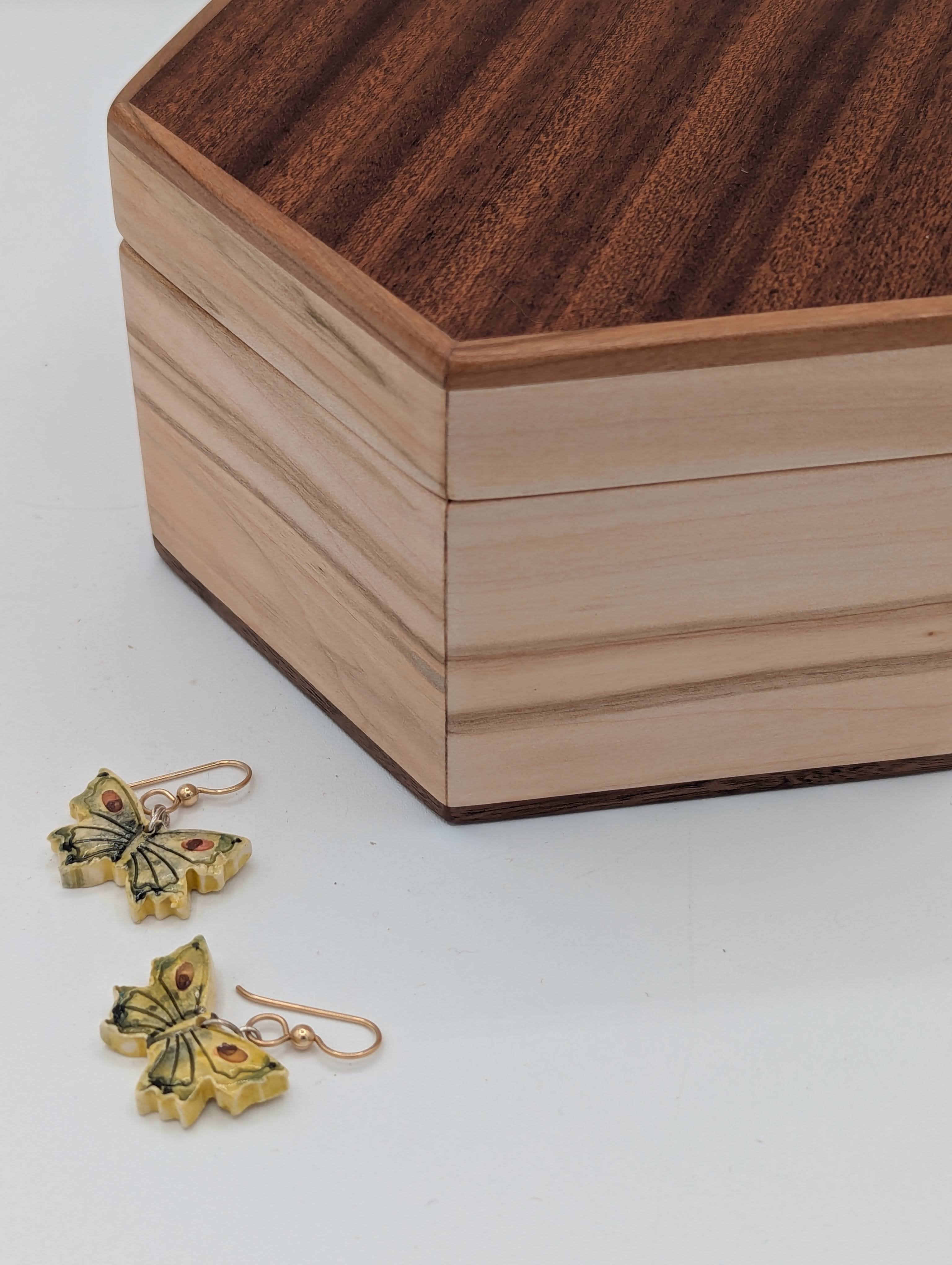 Zebra Continuous Wood Grain Box