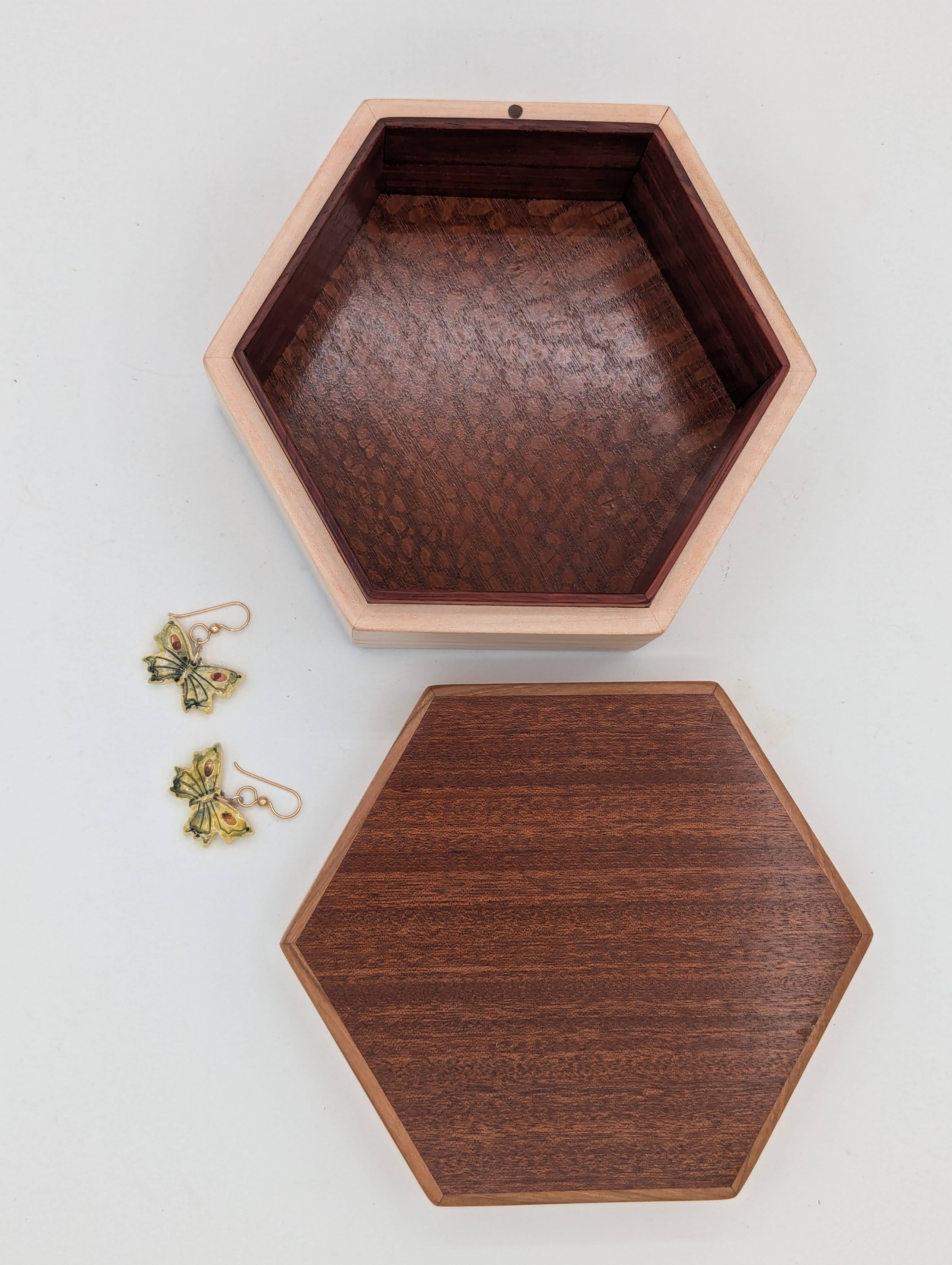 Zebra Continuous Wood Grain Box