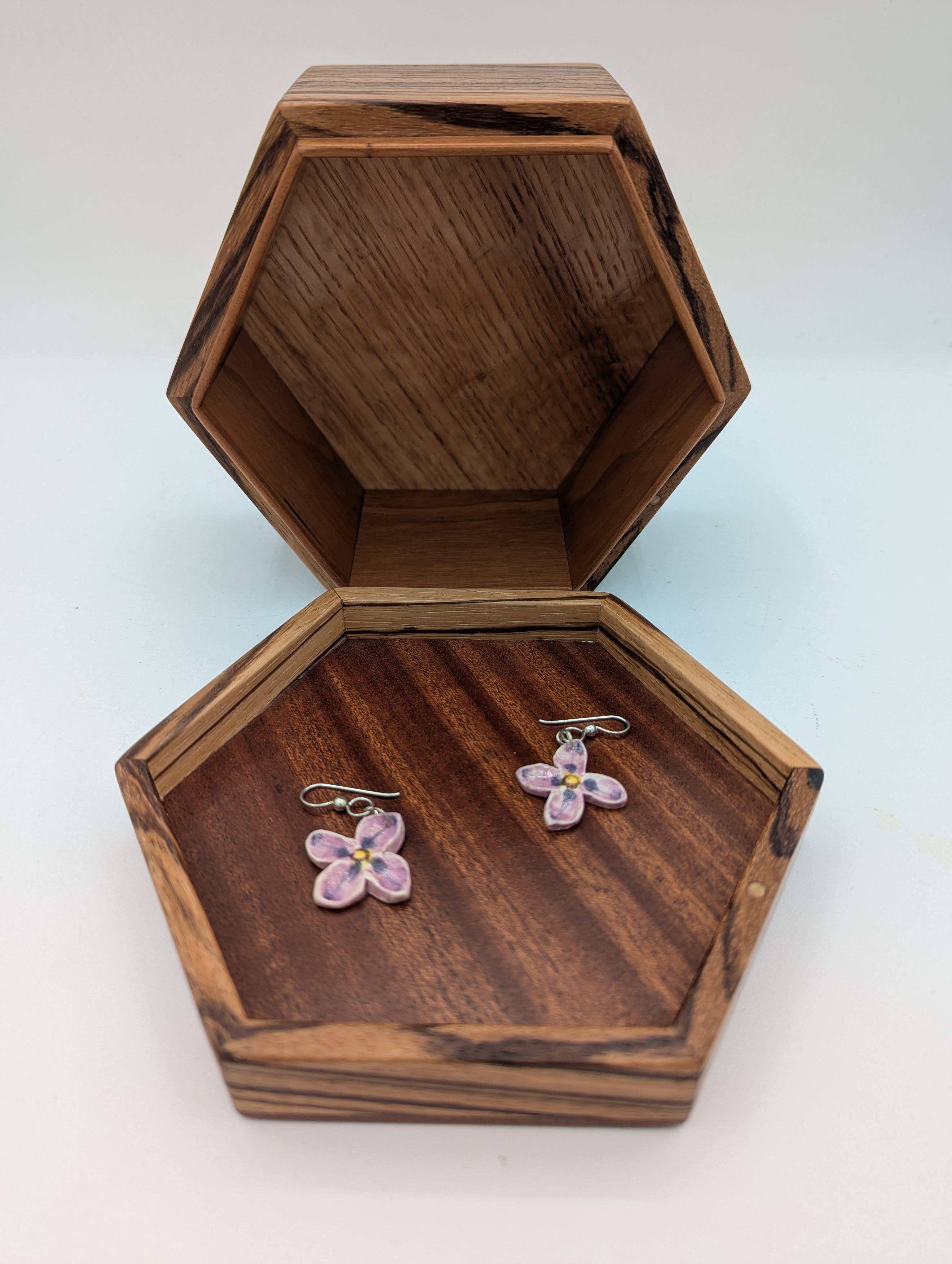 Maple Continuous Wood Grain Box