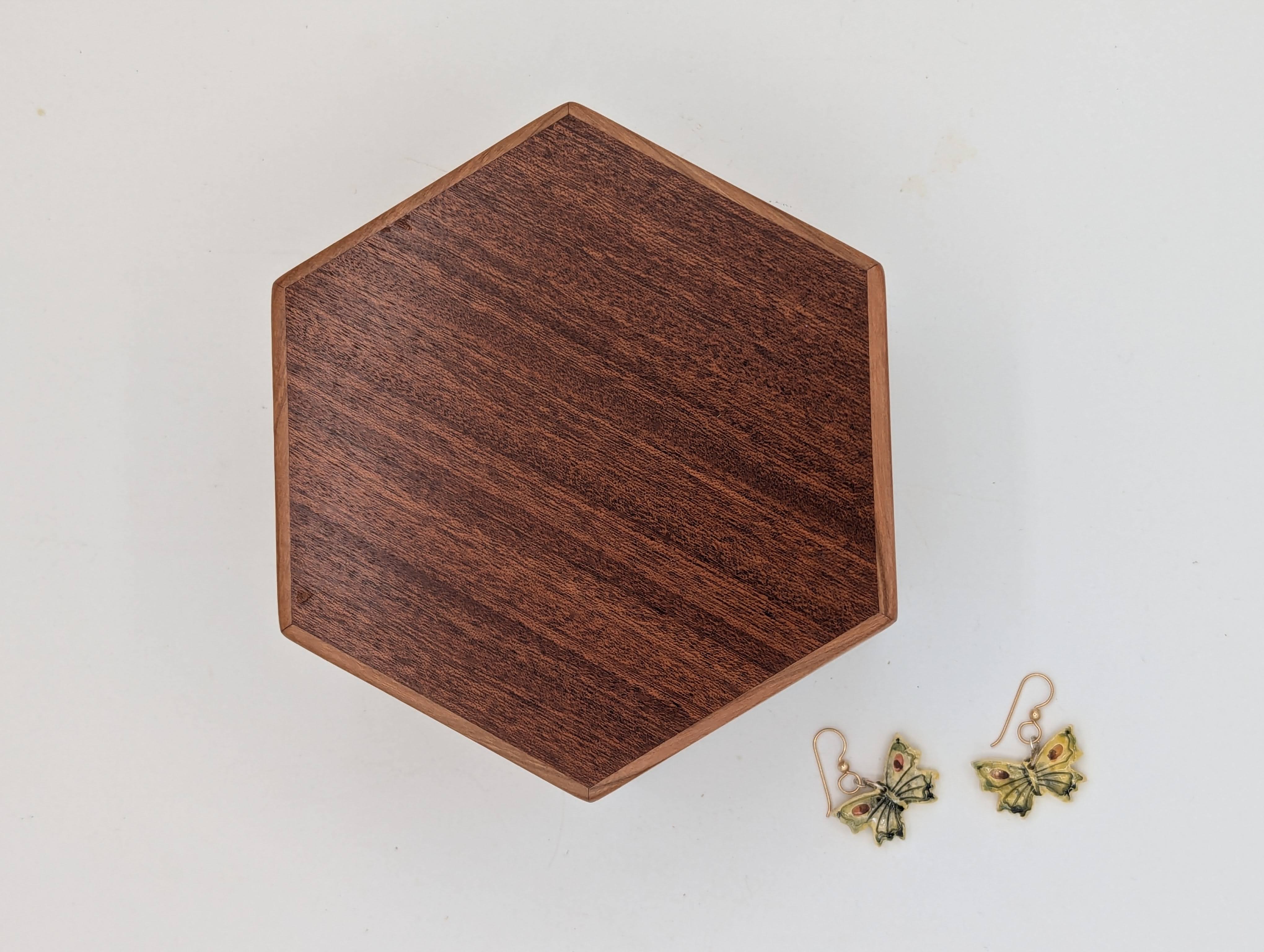 Zebra Continuous Wood Grain Box