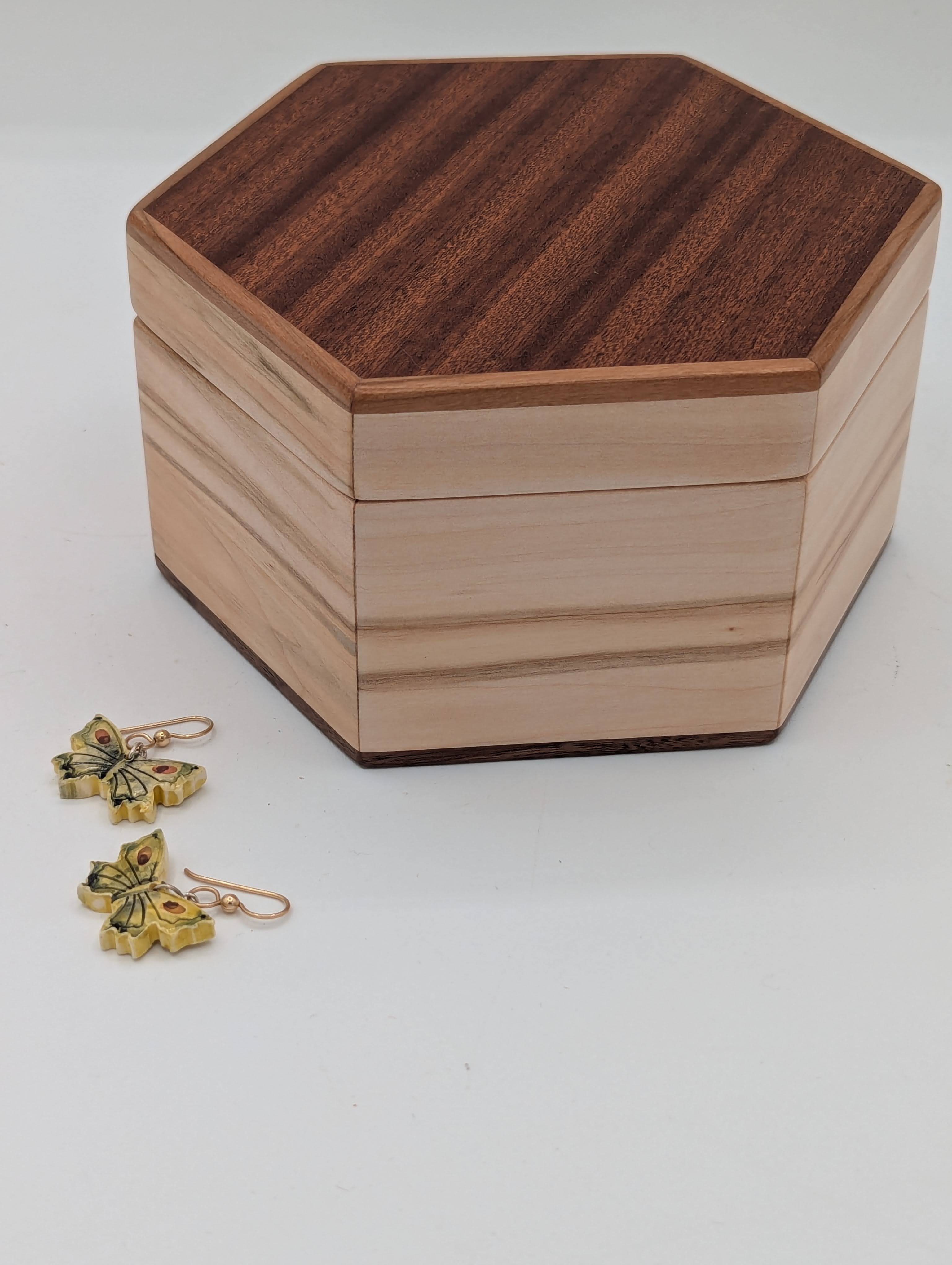 Zebra Continuous Wood Grain Box