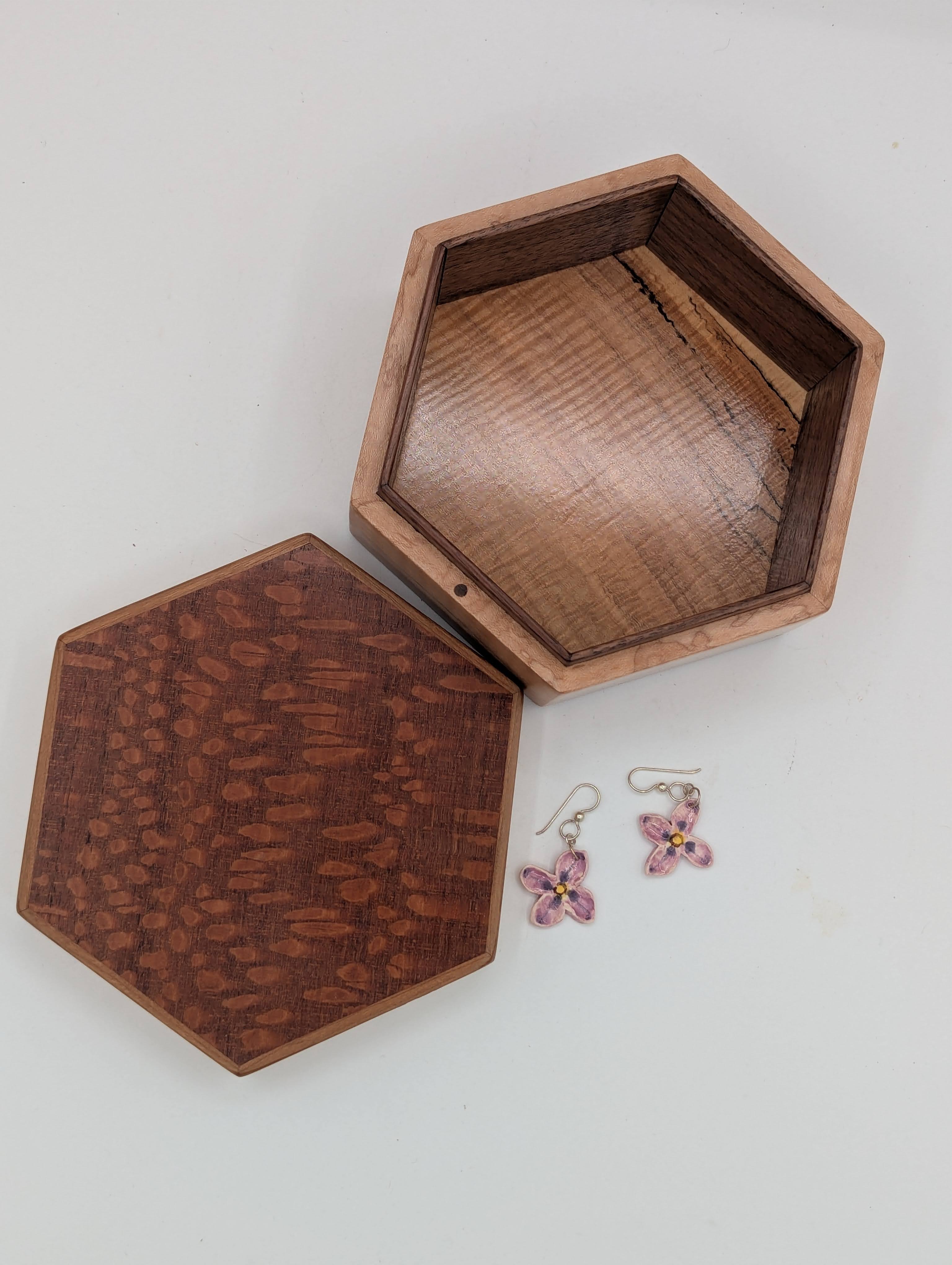 Curly Maple Continuous Wood Grain Box