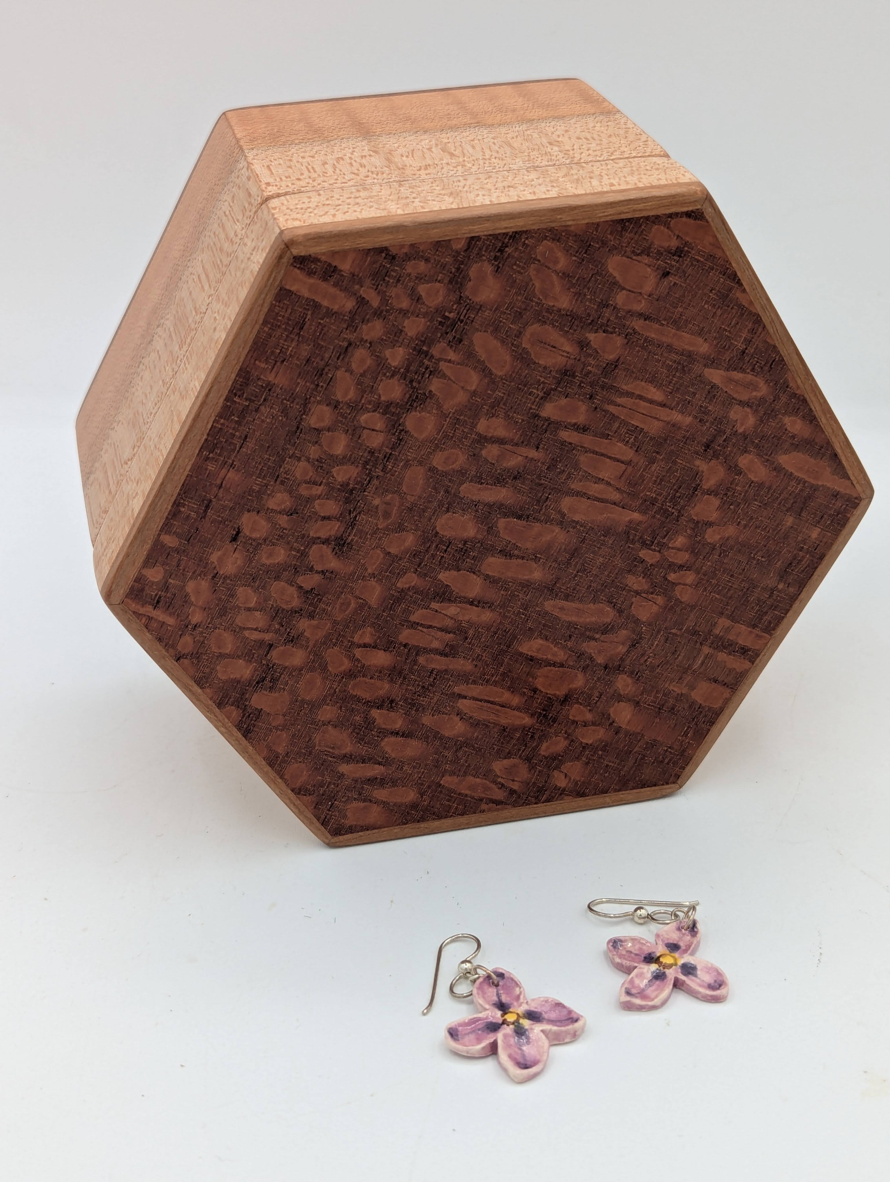 Curly Maple Continuous Wood Grain Box