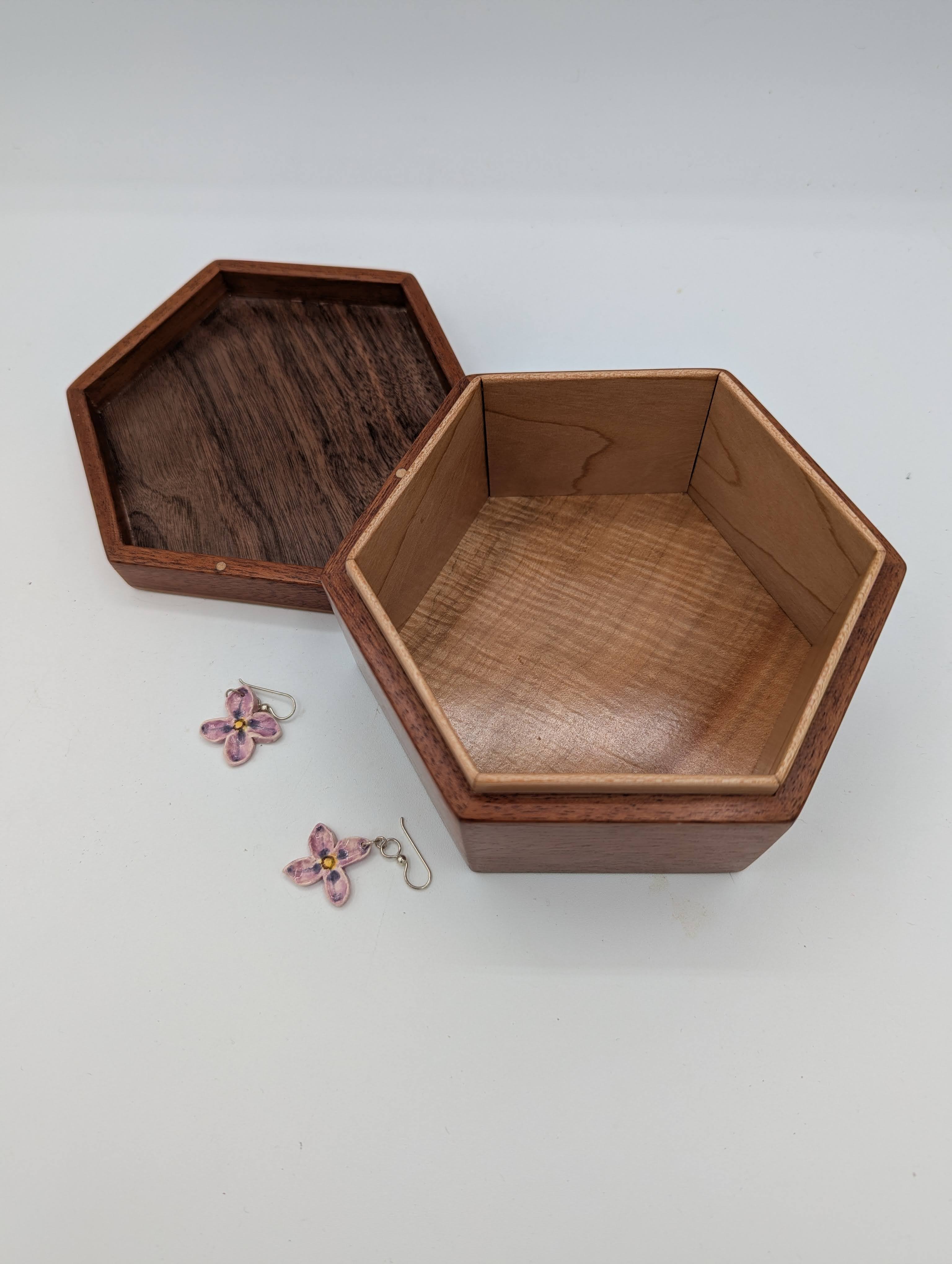 Australian Lace Wood Continuous Wood Grain Box