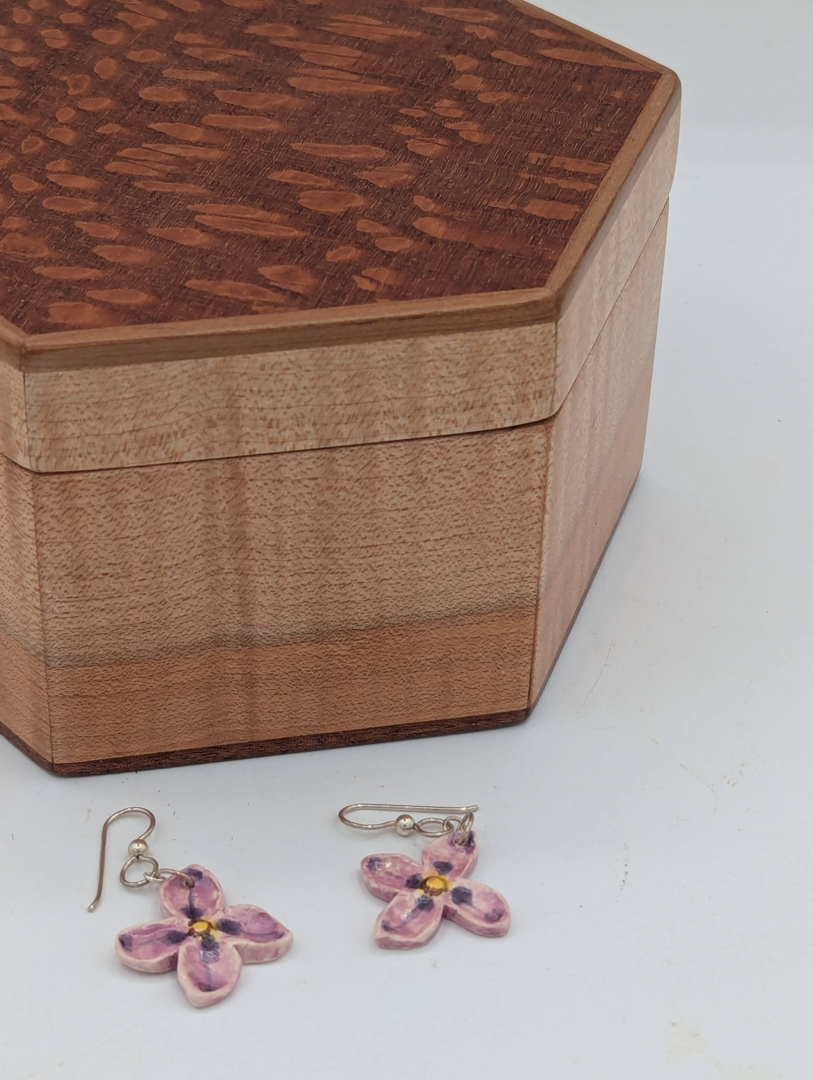 Curly Maple Continuous Wood Grain Box