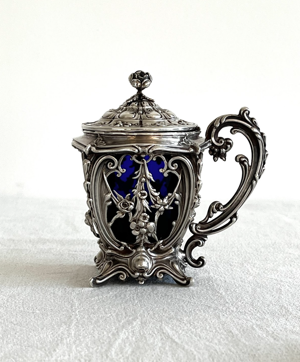 Горчичница из серебра XIX века – Antique French silver mustard pot – Moutardier en argent XIXe siècle