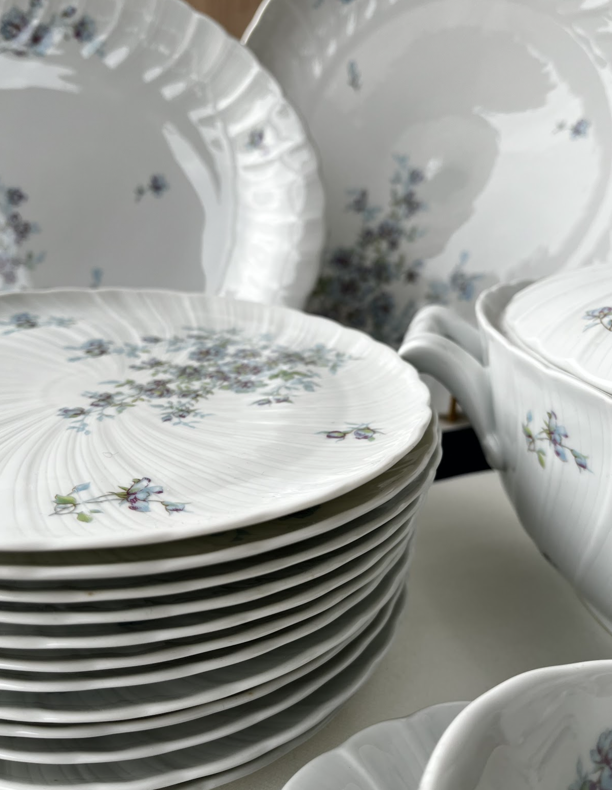 Сервиз Bernardaud Gabrielle Limoges – Bernardaud Gabrielle Limoges porcelain dinner service – Service de table Bernardaud Gabrielle Limoges