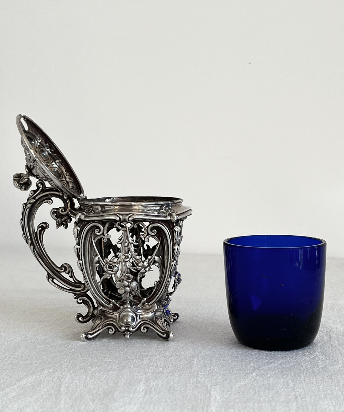 Горчичница из серебра XIX века – Antique French silver mustard pot – Moutardier en argent XIXe siècle