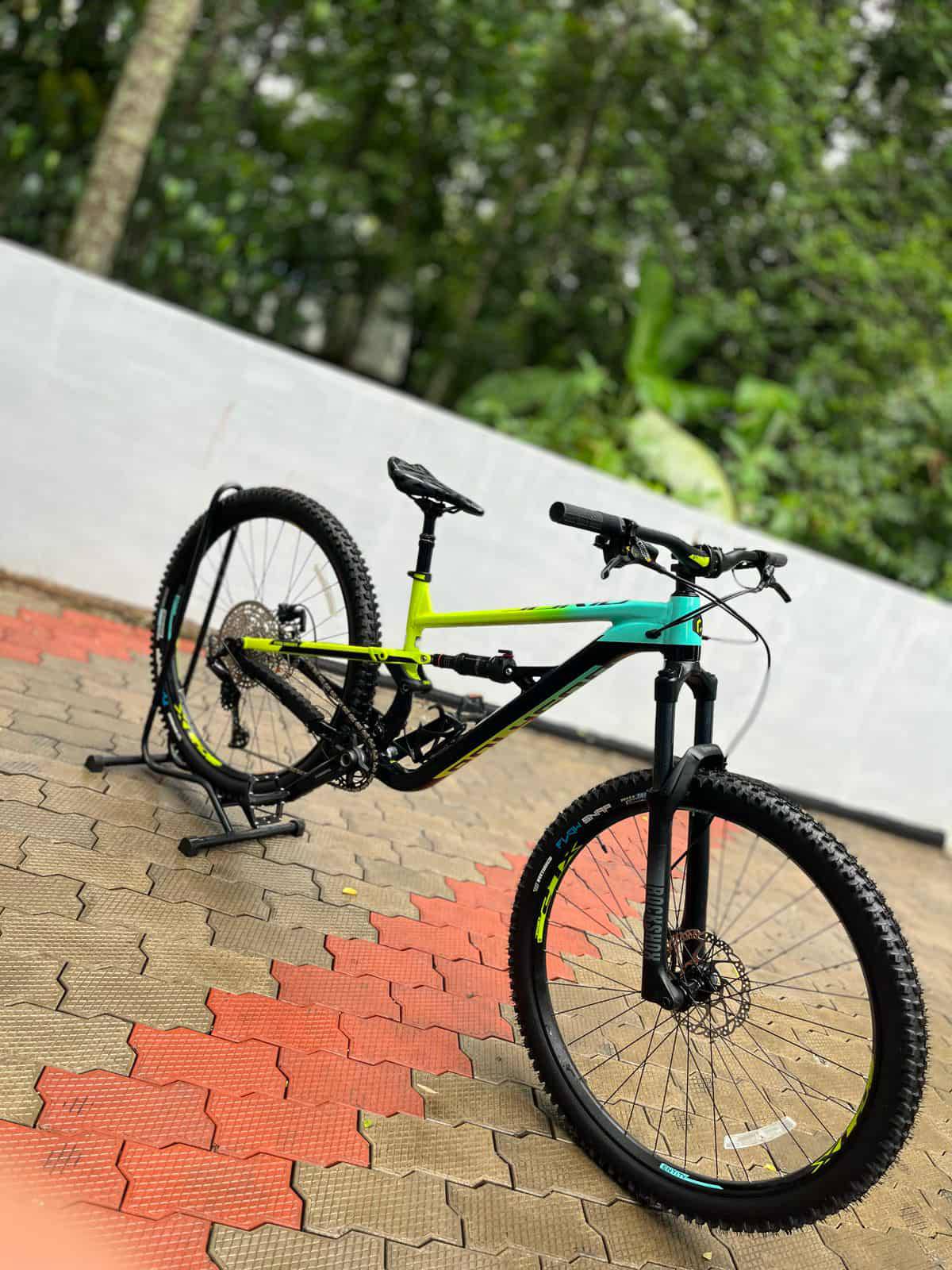 2023 Large 29er Full Suspension MTB – Excellent Condition 