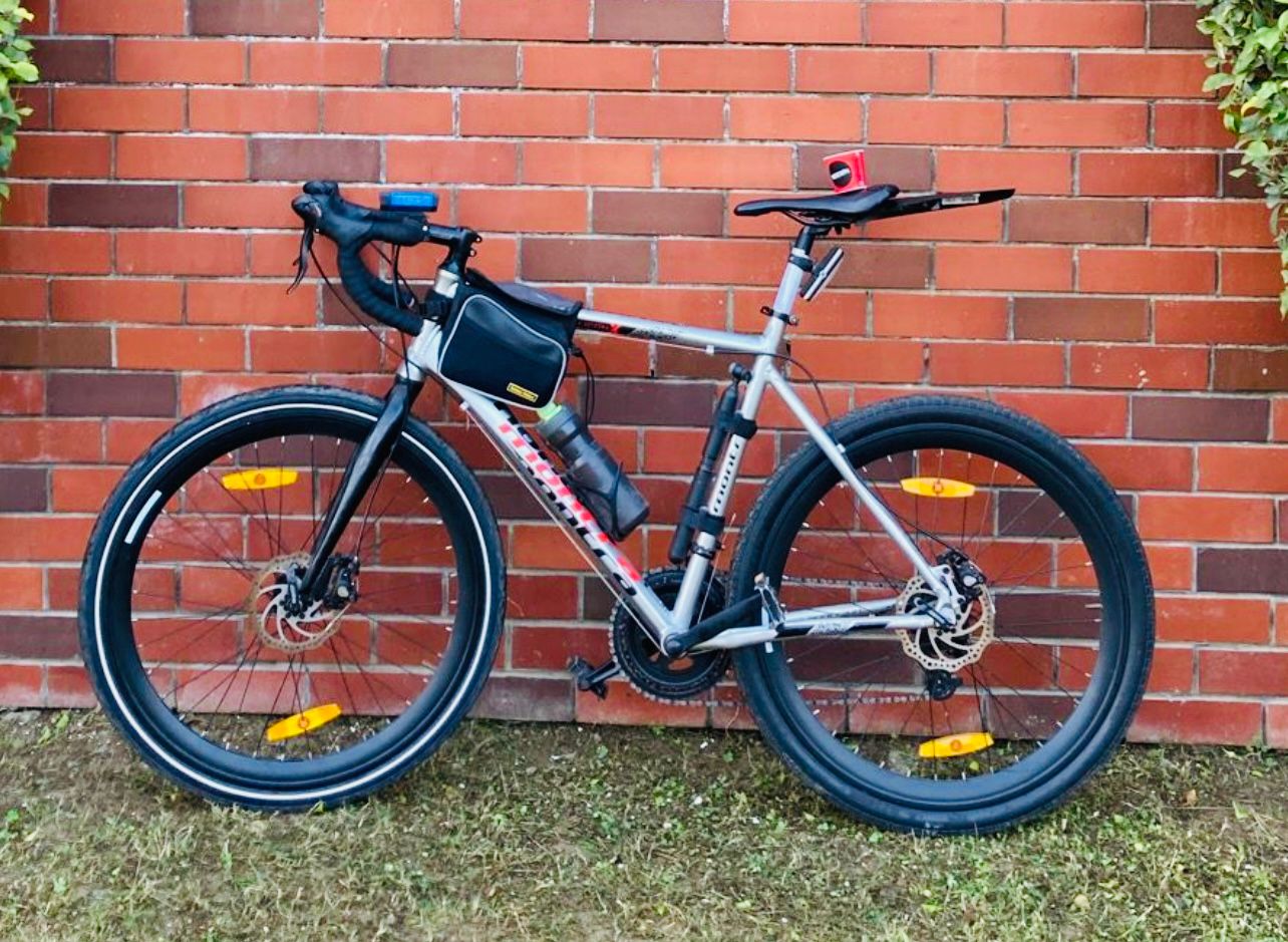 Montra Helicon X – Upgraded Tourney Hybrid Bike (Size M) |