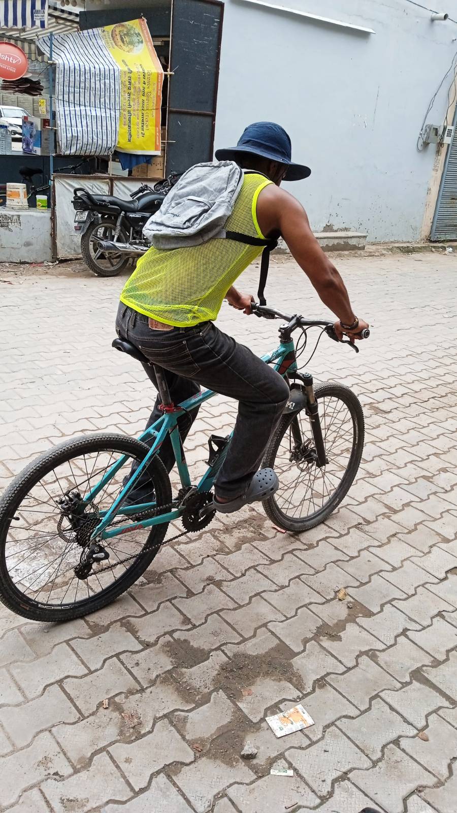 Java 27.5 Base Level MTB (Medium in size)