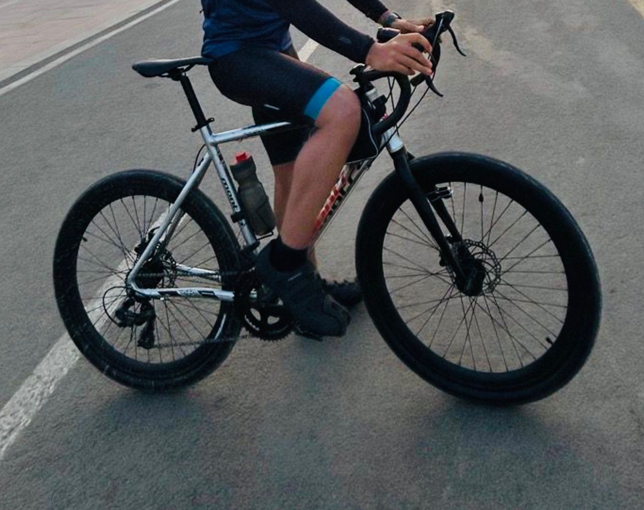 Montra Helicon X – Upgraded Tourney Hybrid Bike (Size M) |