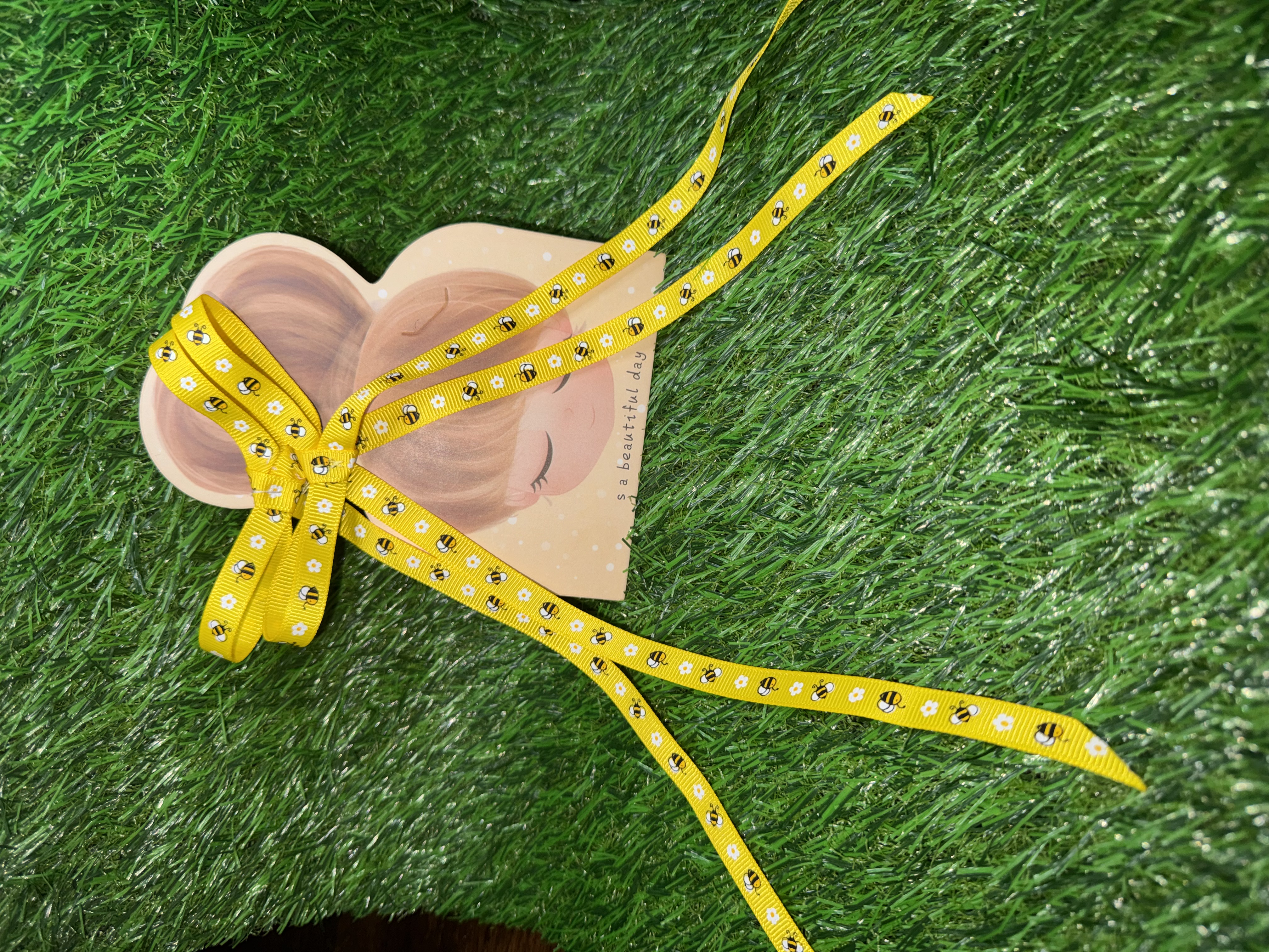 Cute Bee Ribbon Gift Set