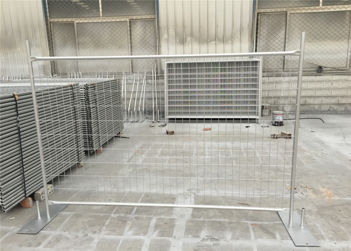OD32X2.00MM temporary fence panels 