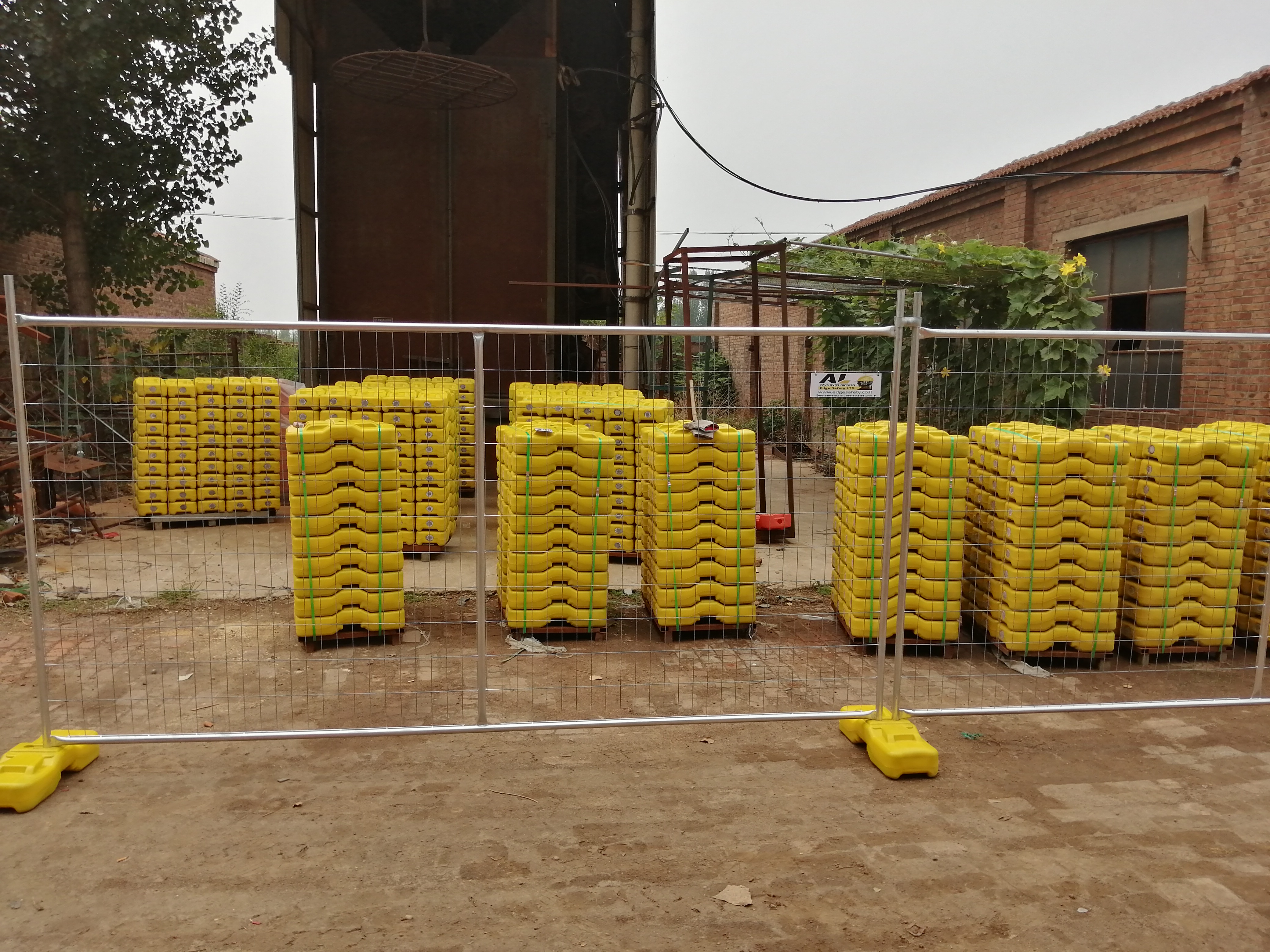 2.1m × 3.5m Temporary Fence Panels