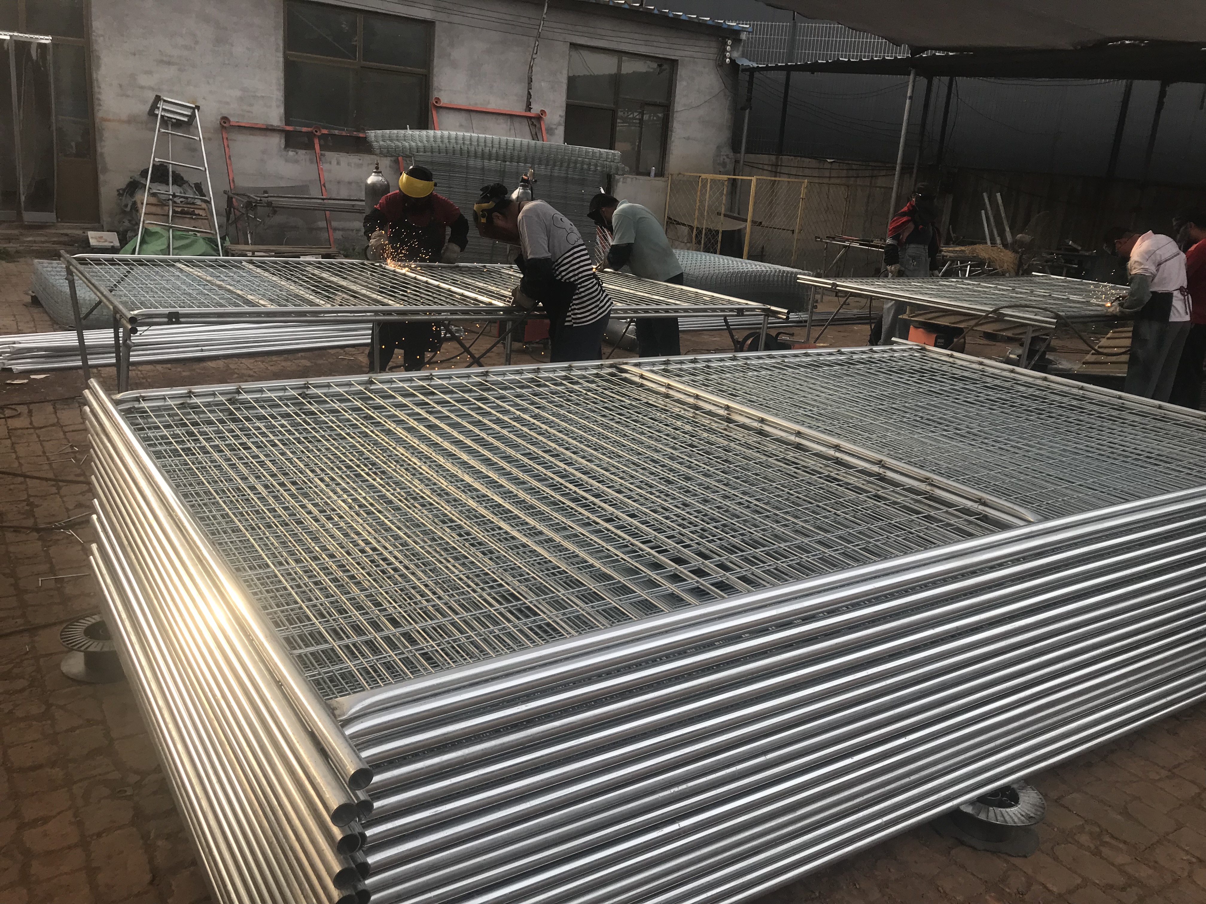 2.1m × 3.3m temporary fence panels