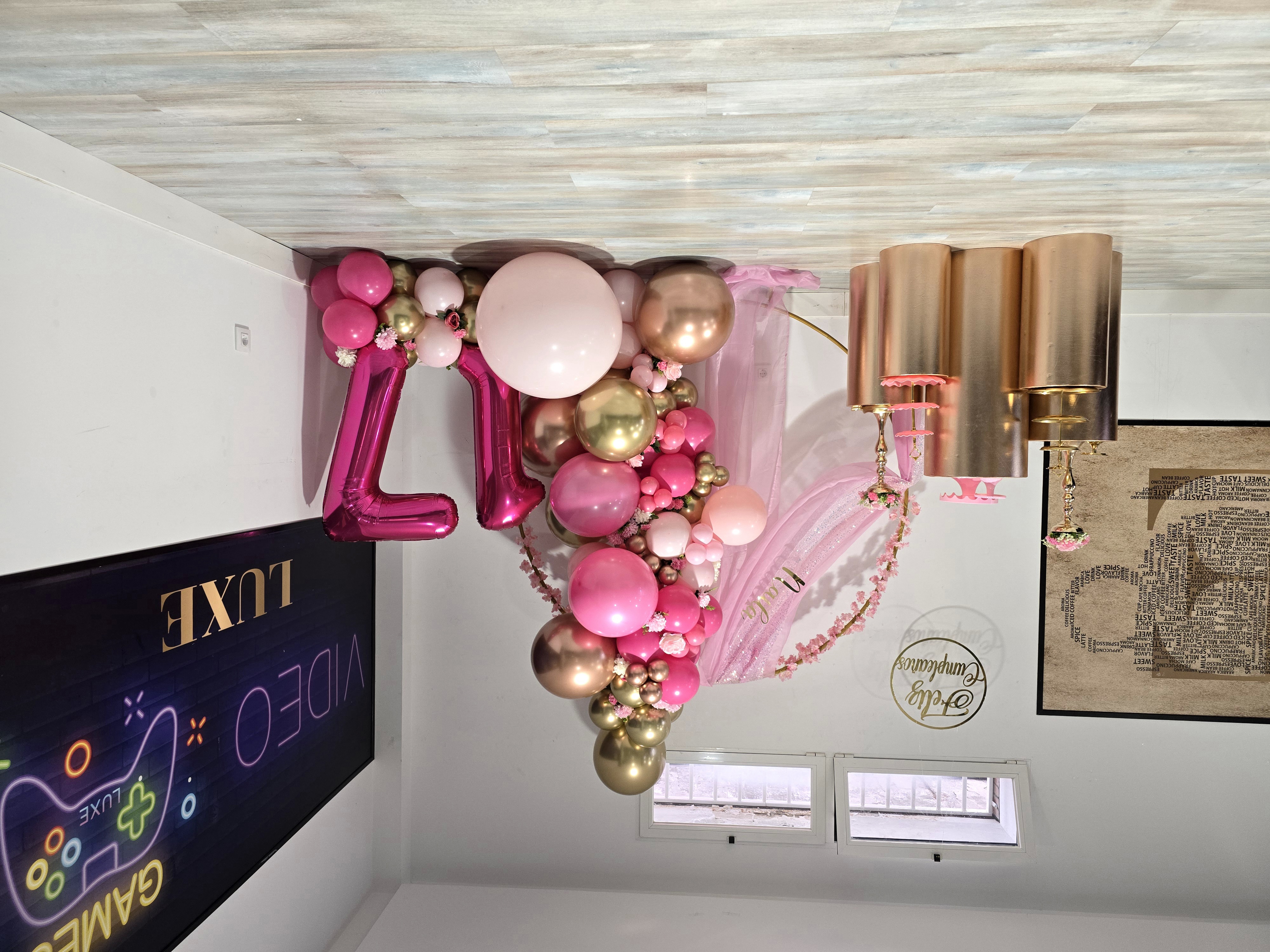Set Rosé Glamur — Photocall rosa & dorado con velo