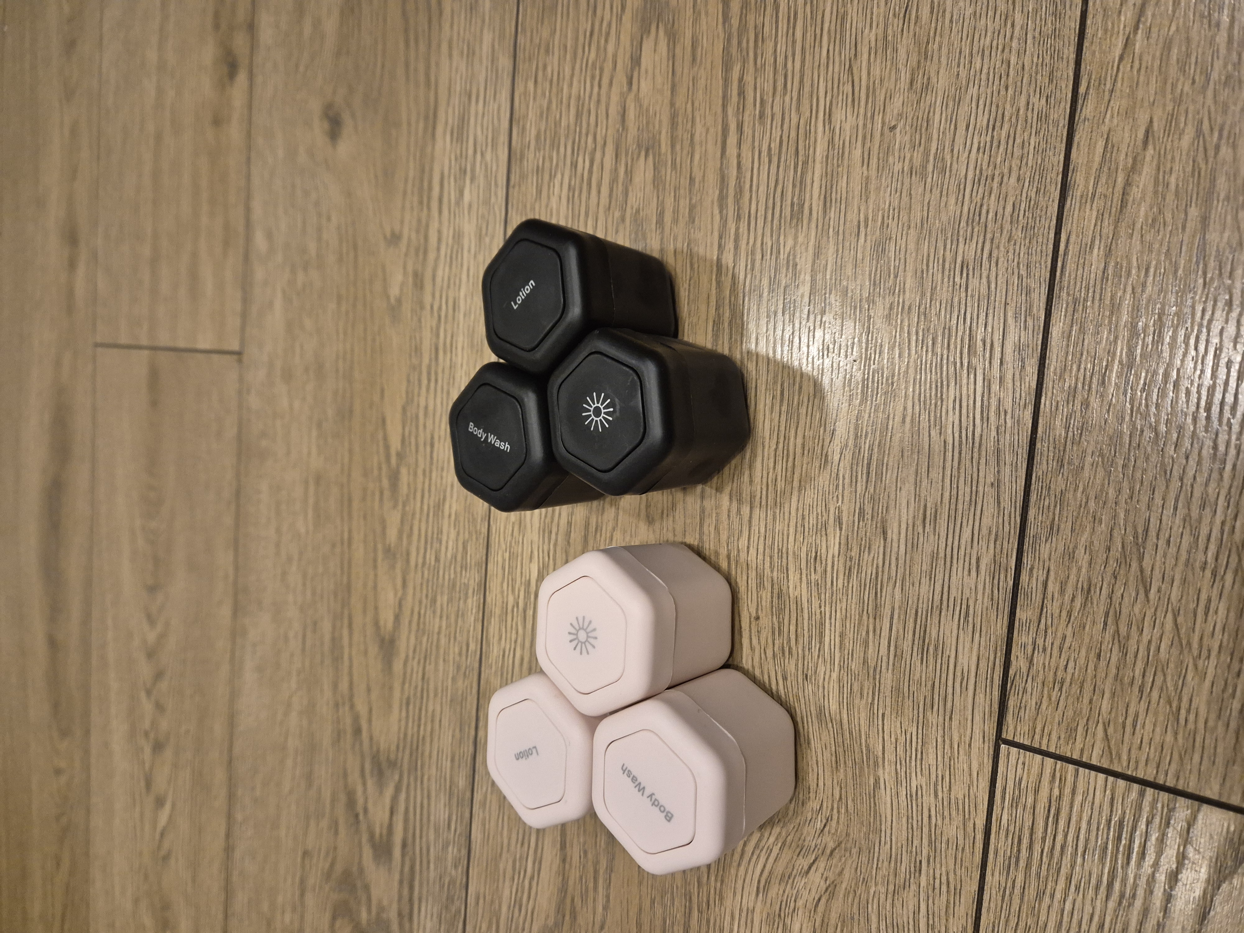 Magnetiniai indeliai kelionėms