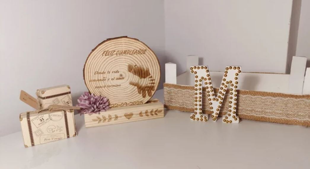 Tronco y soporte de Madera personalizado.