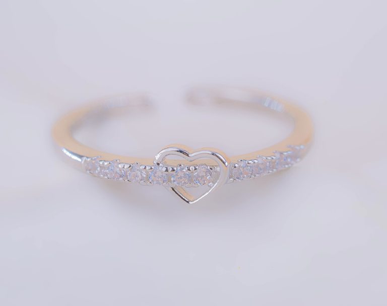 ANILLO CORAZÓN INFINITO PLATEADO