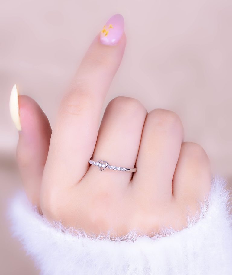ANILLO CORAZÓN INFINITO PLATEADO