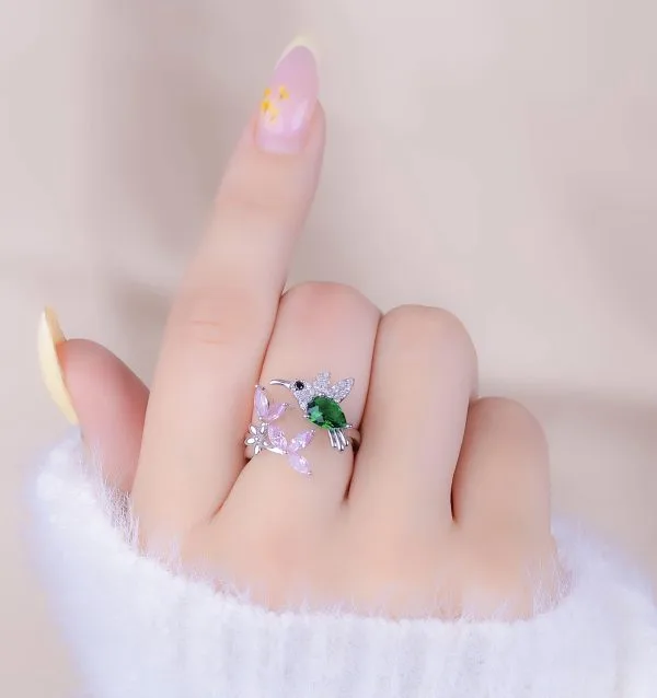 Anillo Ajustable Colibrí con Cristales