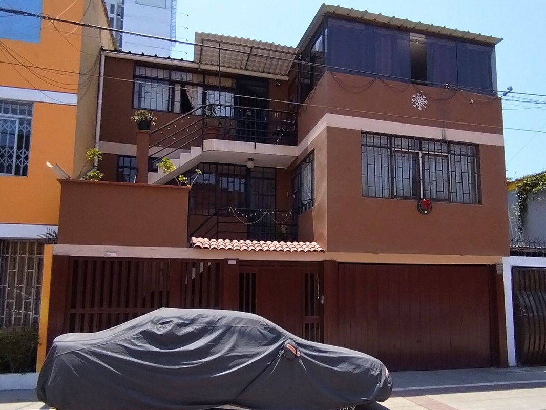 Santa Catalina - Departamento DUPLEX Primer Piso de 3 Dorm + 2 Cocheras