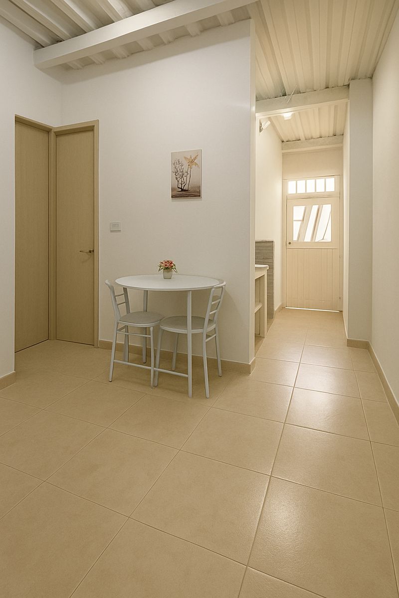 Apartamento de 1 dormitorioCada habitación cuenta con su propia tarifa, características y servicios. Por favor revisa la imagen y la descripción correspondiente a cada una antes de reservar. Los precios son por persona (o por habitación, según apliq