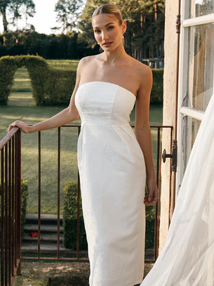 Elegant Strapless Wedding Dress