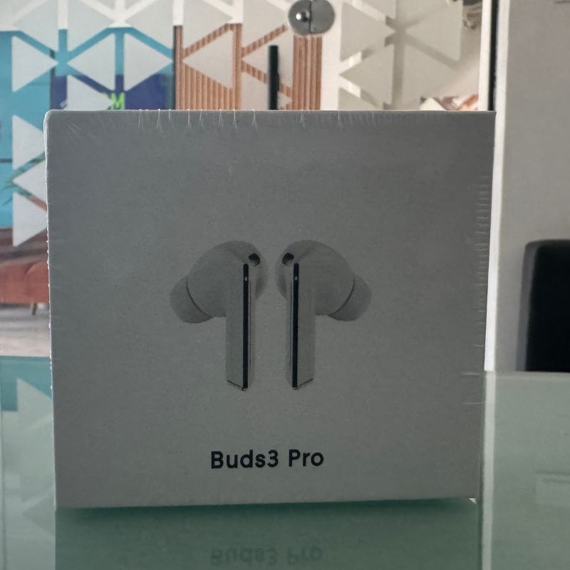 Samsung Galaxy Buds 3 Pro White | ANC Bluetooth ear buds with AI adaptive noise canceling sound.
