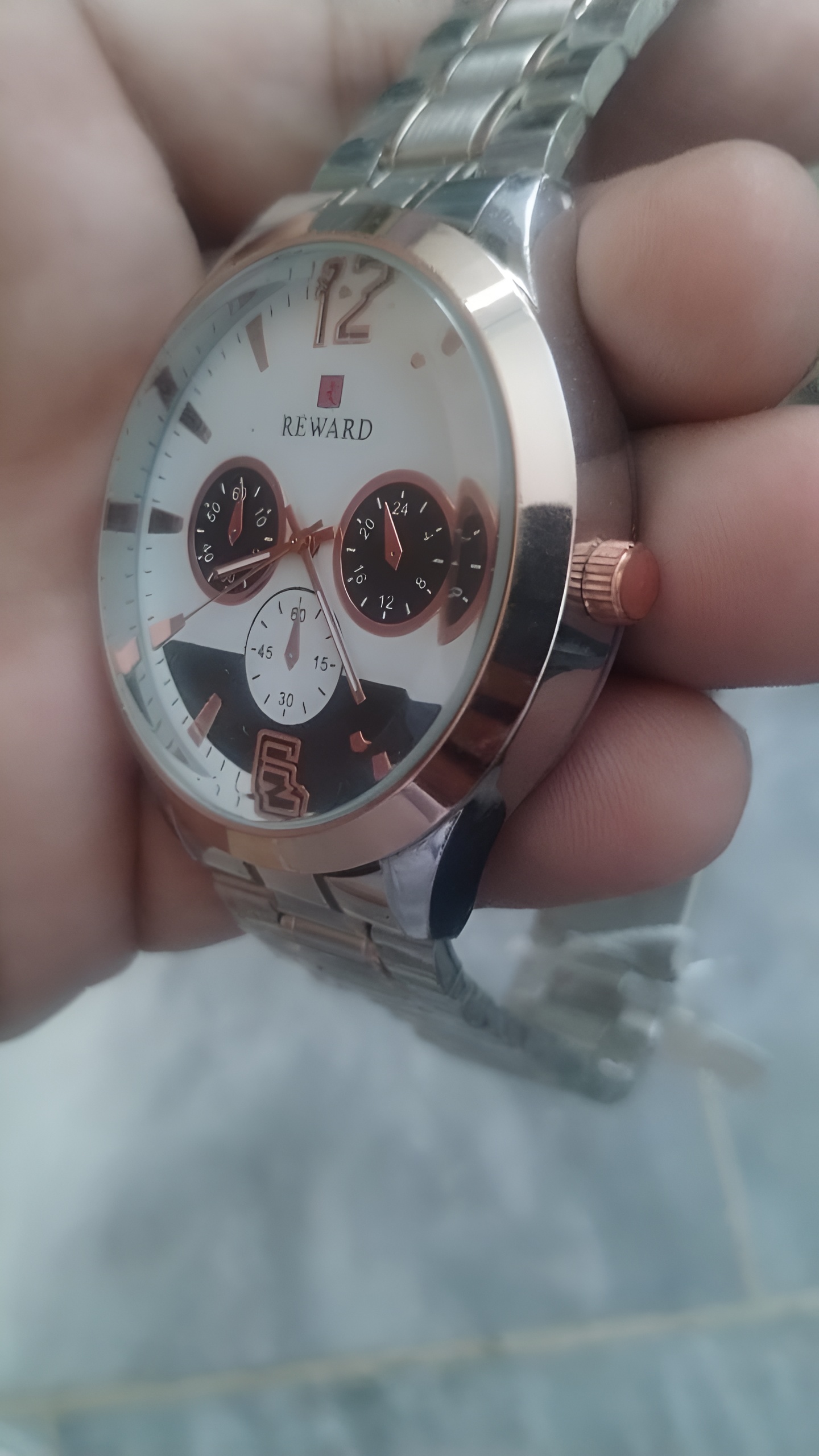 REWARD Men’s Watch – Premium Quality, Waterproof, Stylish Design (With Gift Box)