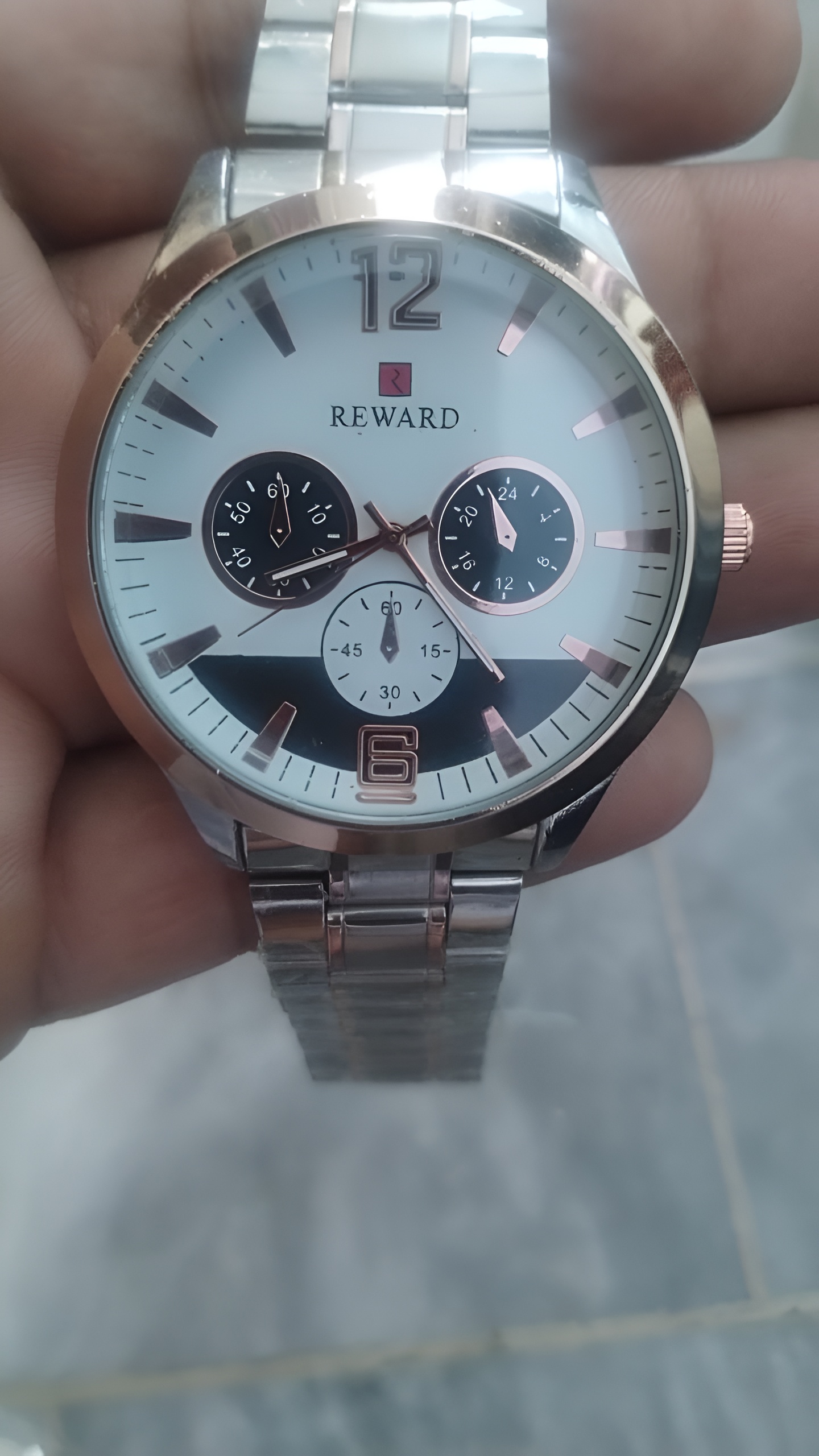 REWARD Men’s Watch – Premium Quality, Waterproof, Stylish Design (With Gift Box)