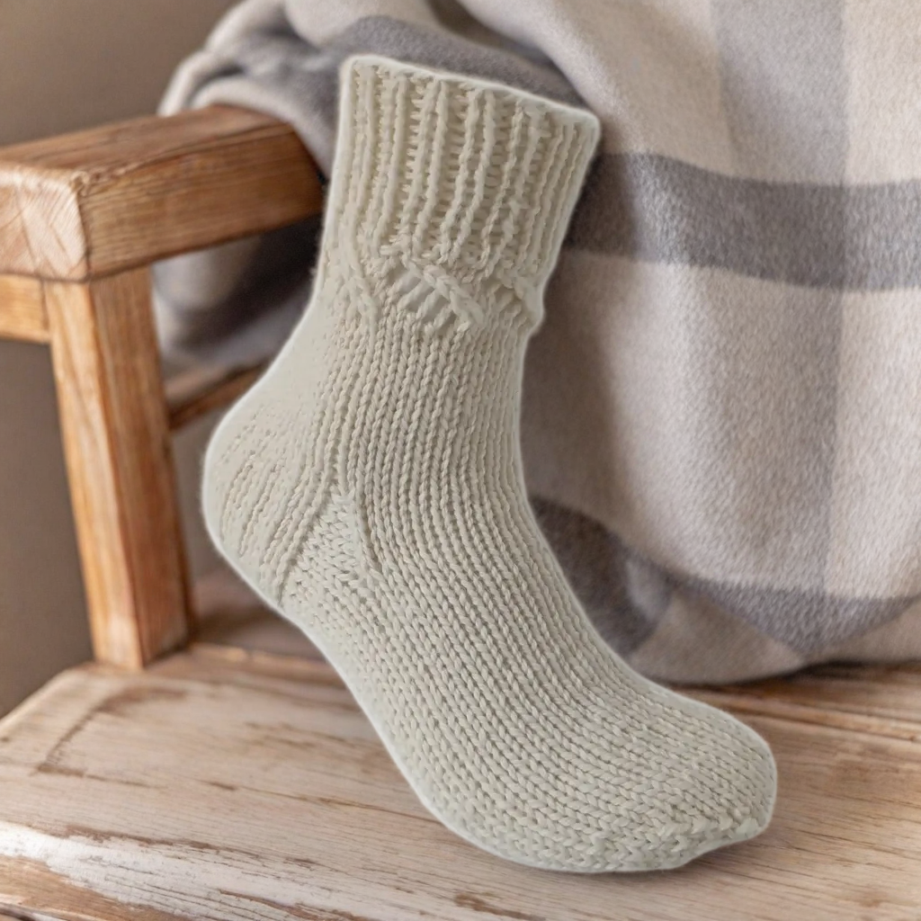 Hand Knit Women Wool Socks Off White