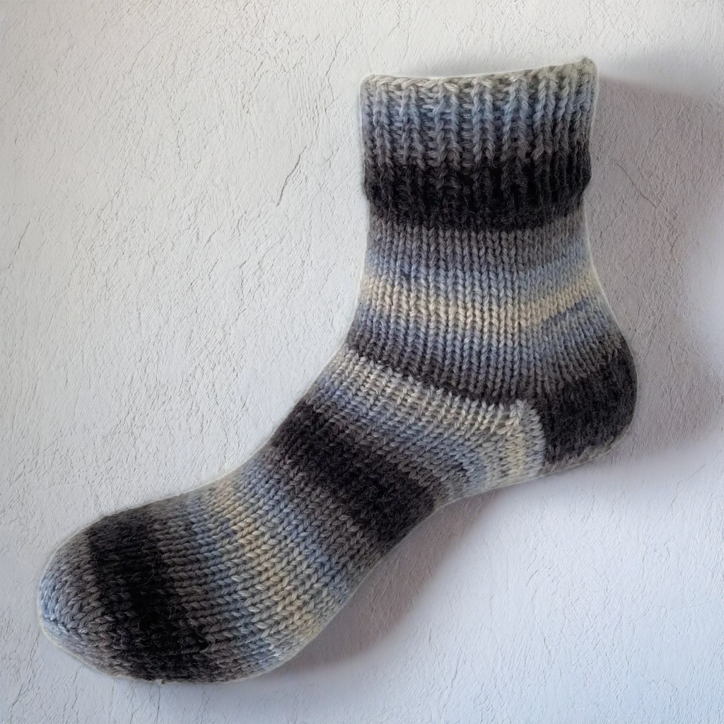 Hand Knit Women Wool Socks Jupiter Black